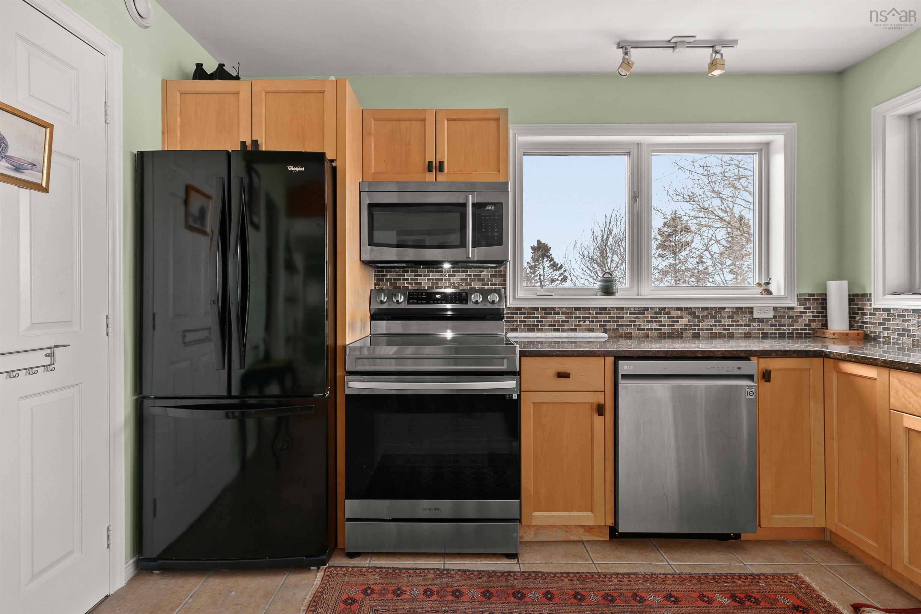$999,000.00: 45 Southwest Cove Road, Northwest Cove