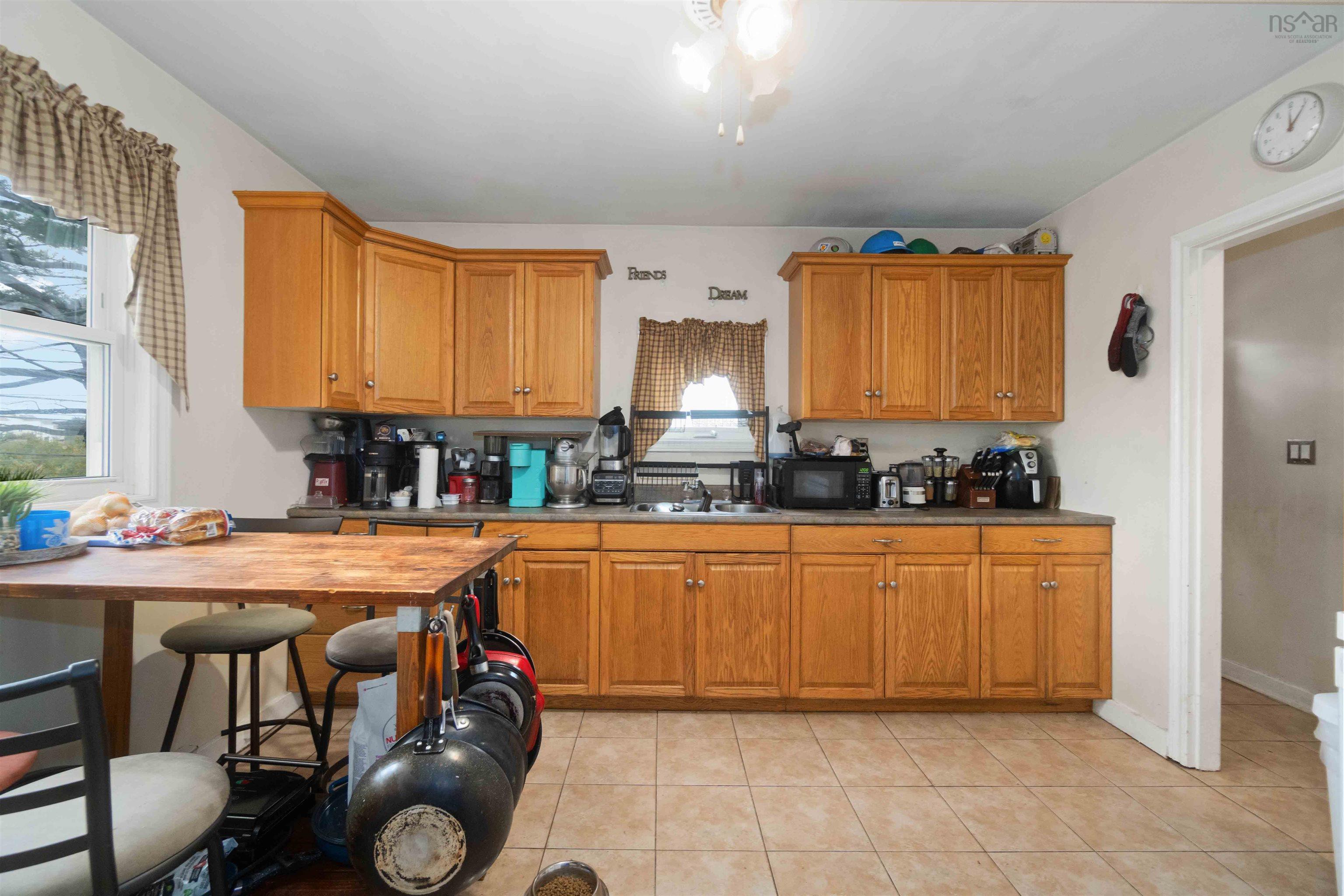 $499,900.00: 744 St Margarets Bay Road, Halifax