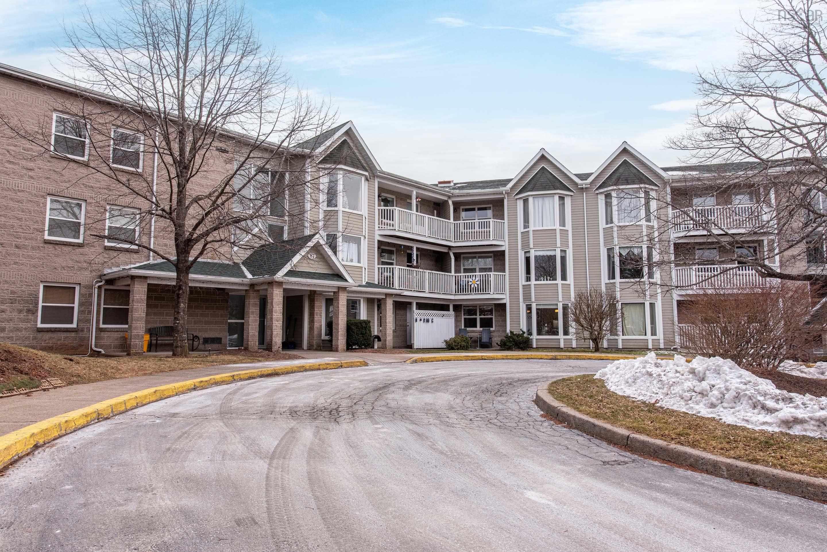 $299,900.00: 205 87 Kearney Lake Road, Halifax