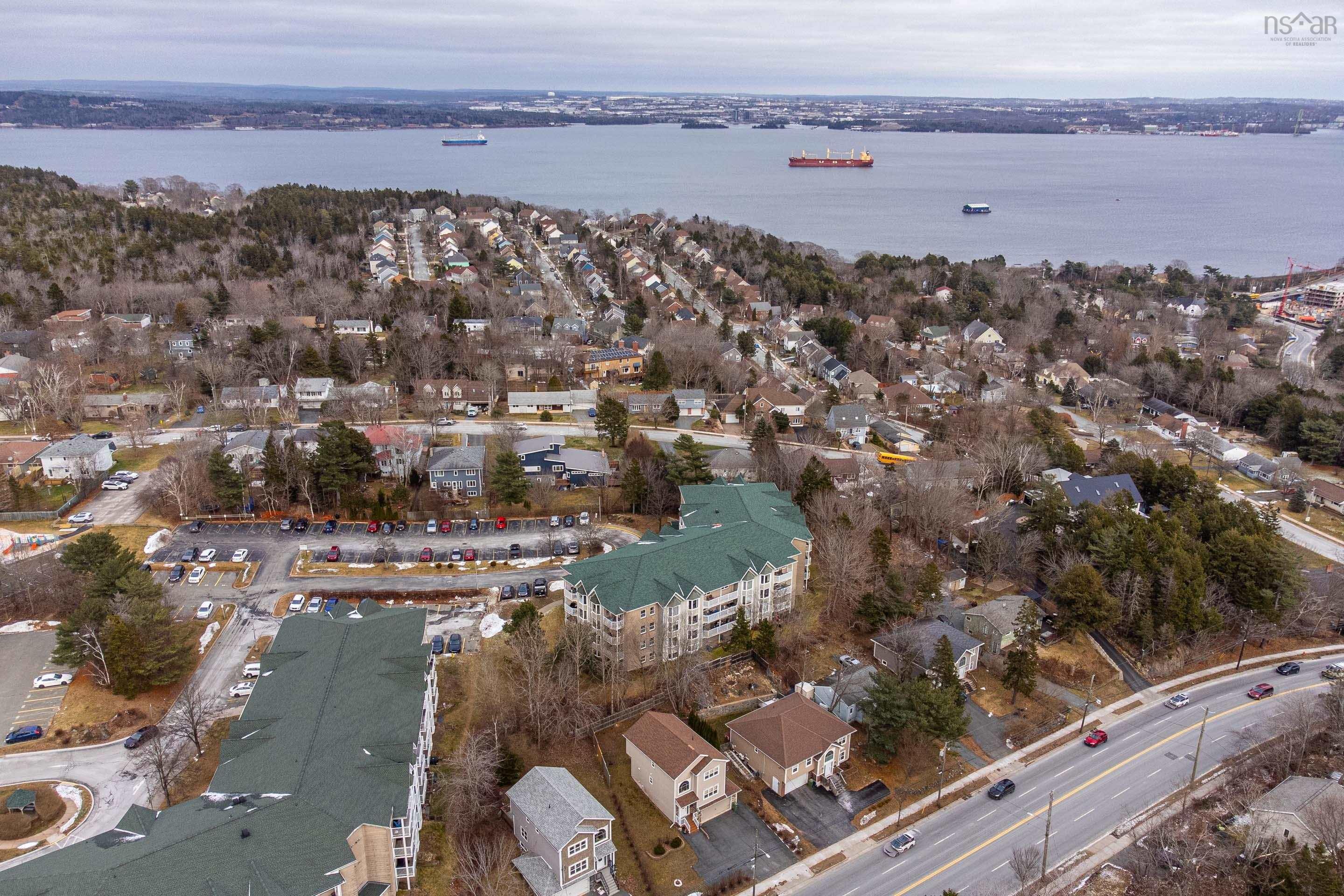 $299,900.00: 205 87 Kearney Lake Road, Halifax