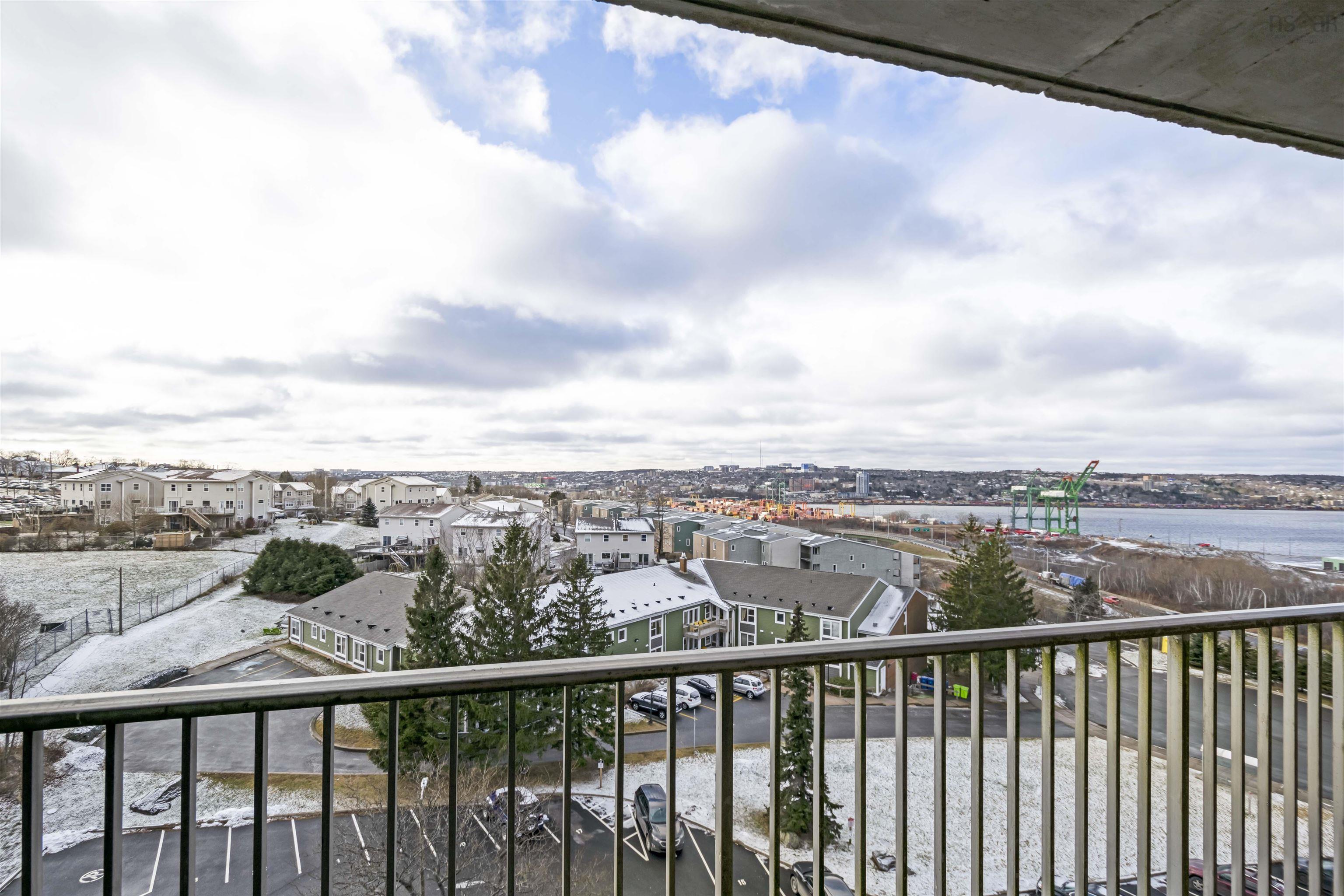 $324,900.00: 707 5572 North Ridge Rd, Halifax