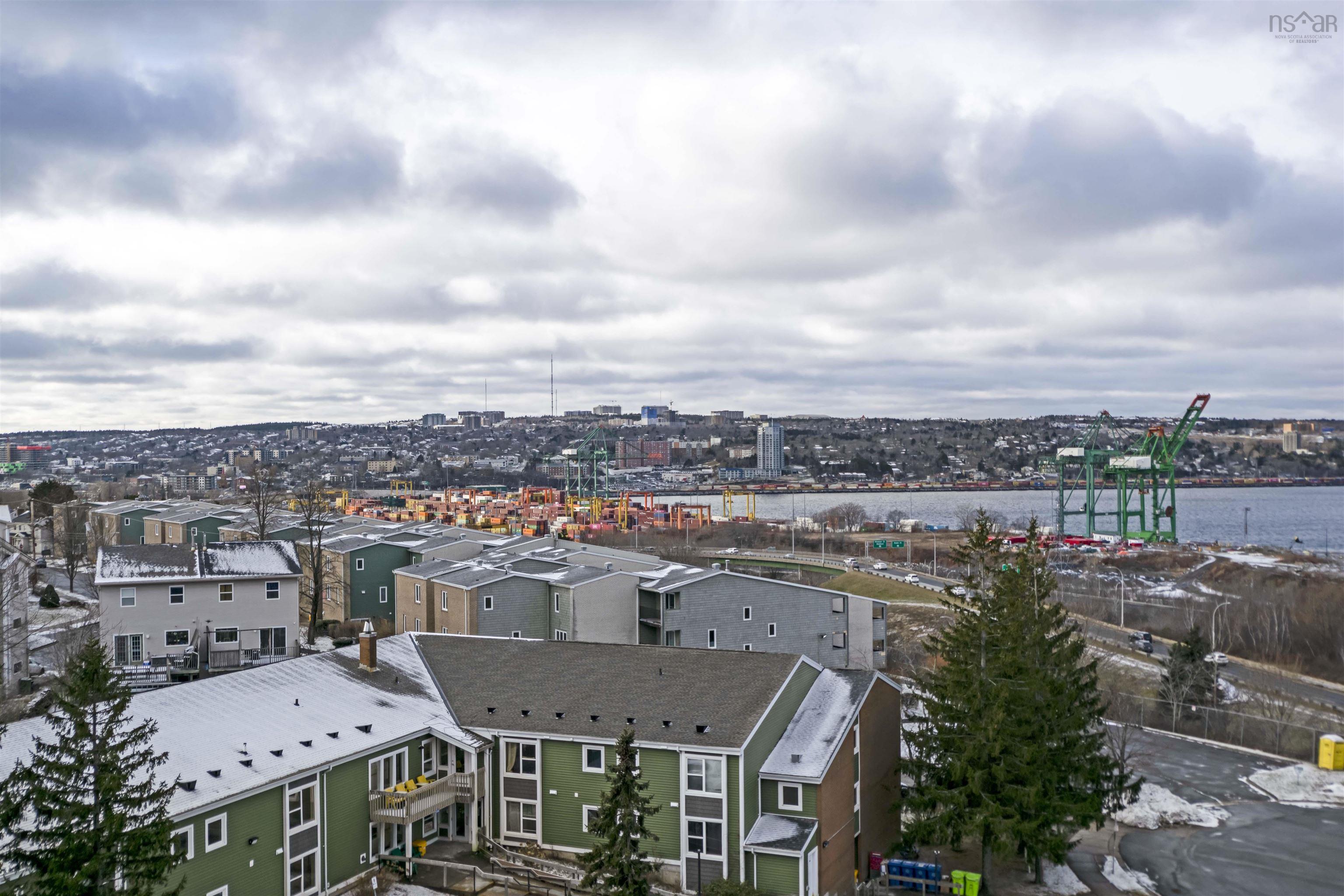 $324,900.00: 707 5572 North Ridge Rd, Halifax