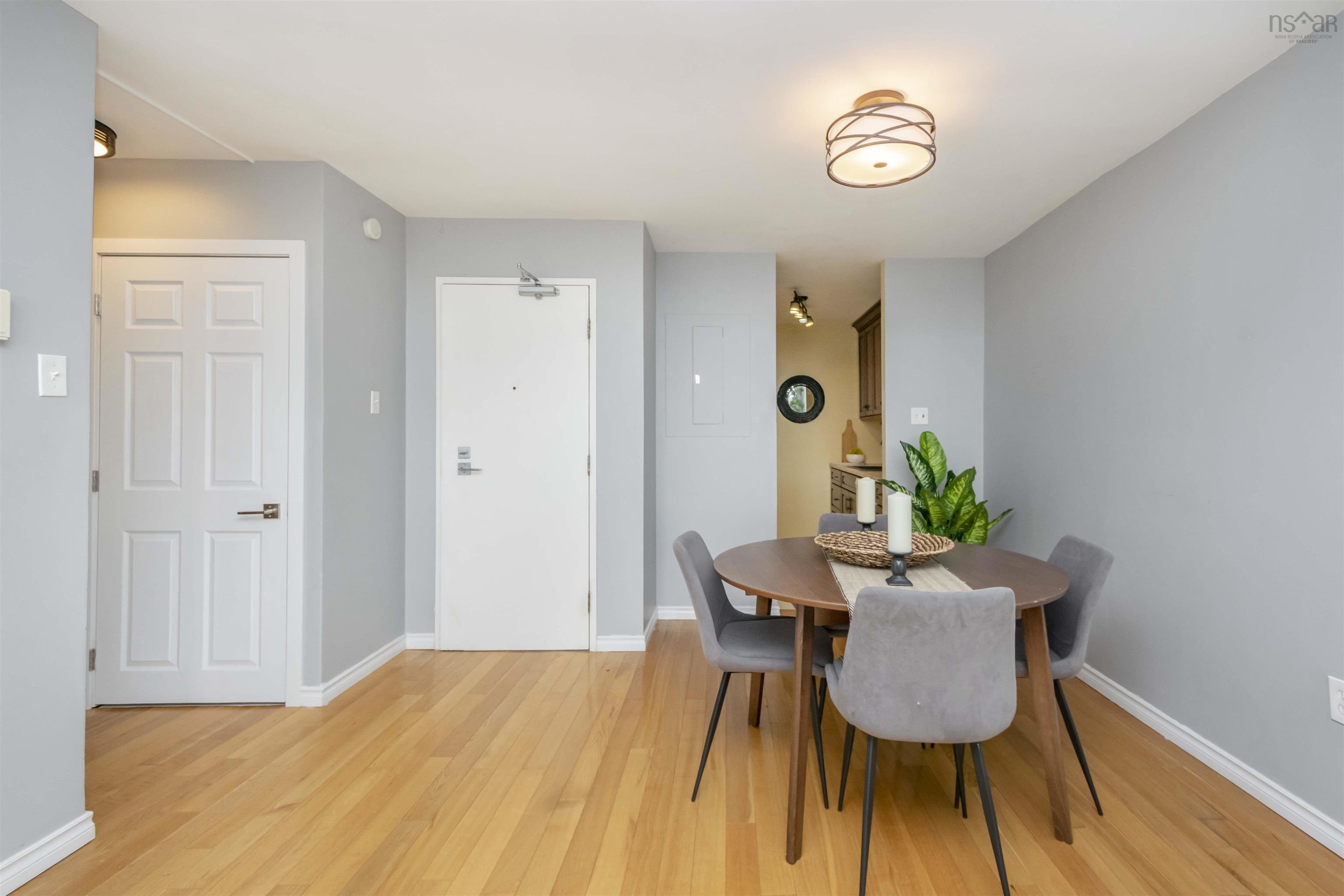 $324,900.00: 707 5572 North Ridge Rd, Halifax