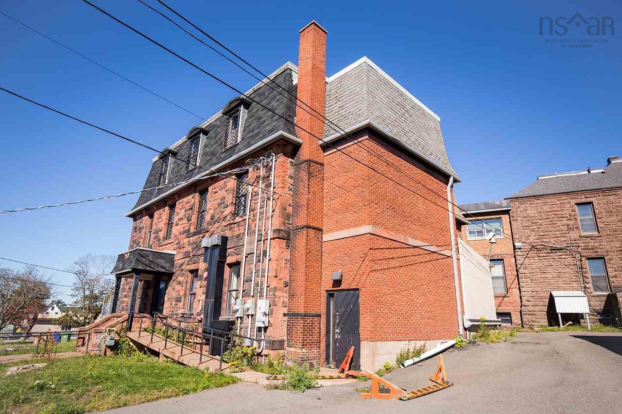 $189,900.00: 1 Lawrence Street, Amherst