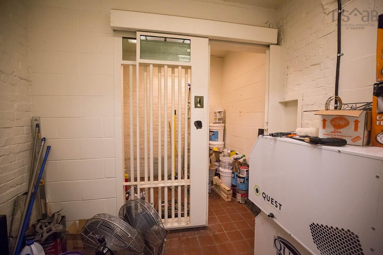 $189,900.00: 1 Lawrence Street, Amherst