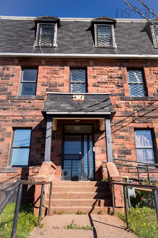 $189,900.00: 1 Lawrence Street, Amherst