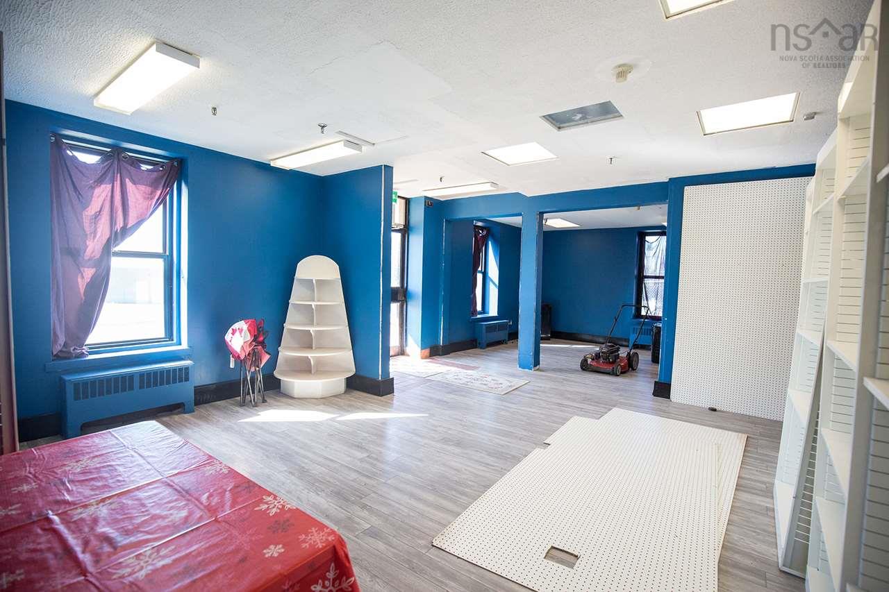 $189,900.00: 1 Lawrence Street, Amherst