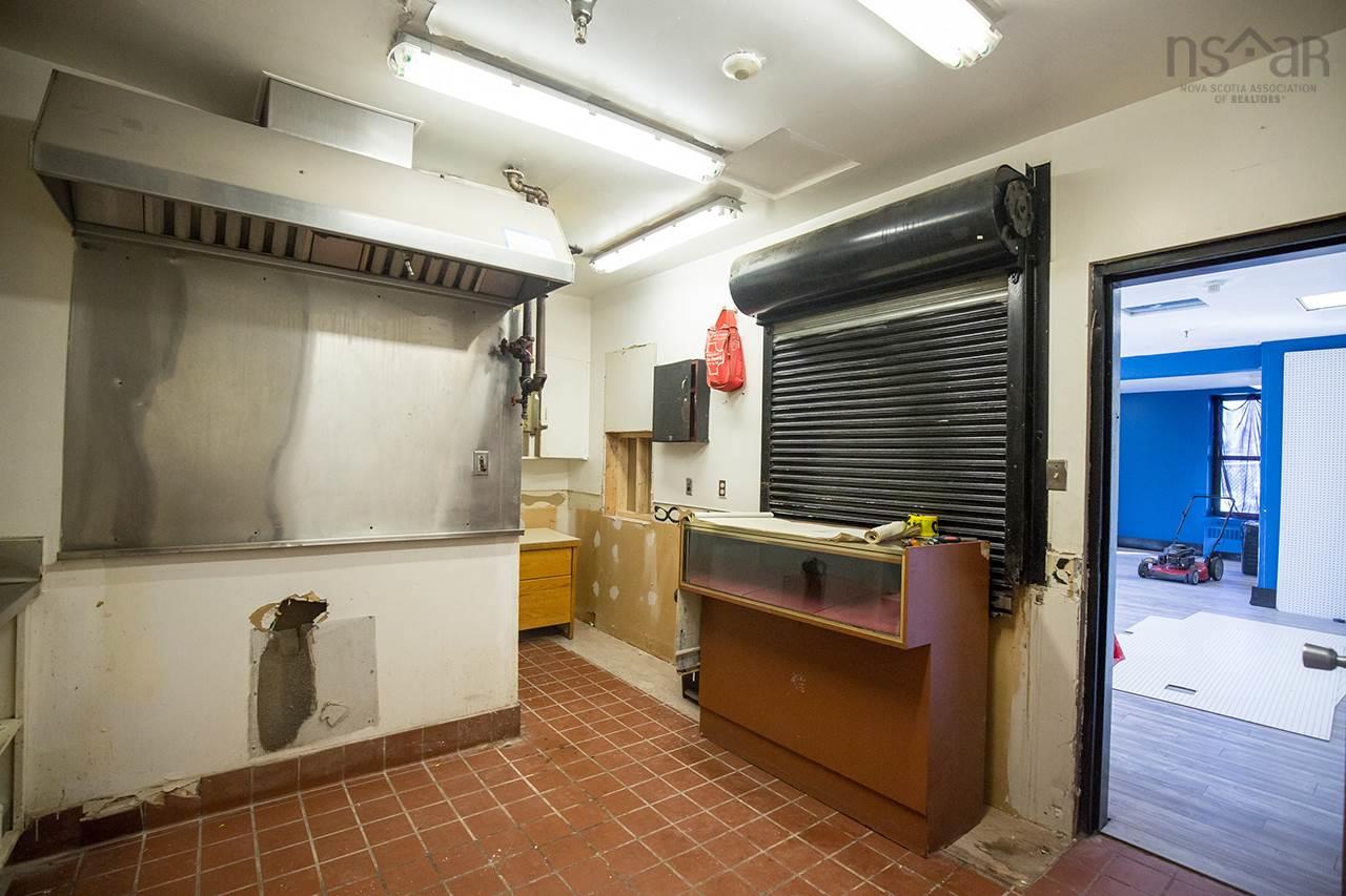 $189,900.00: 1 Lawrence Street, Amherst