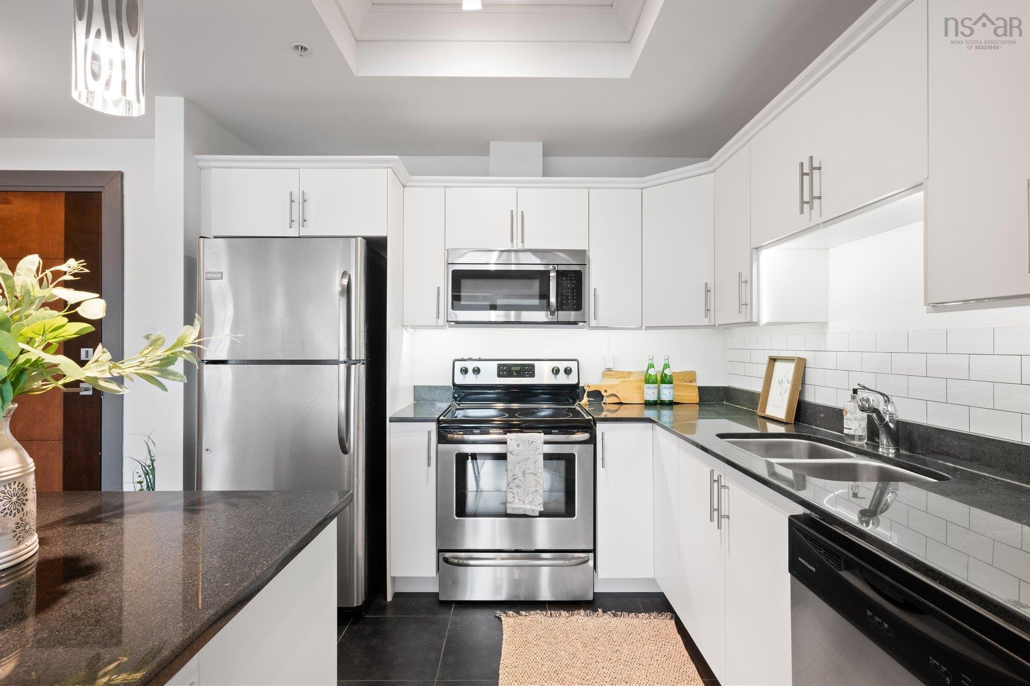 $529,900.00: 808 3471 Dutch Village Road, Halifax