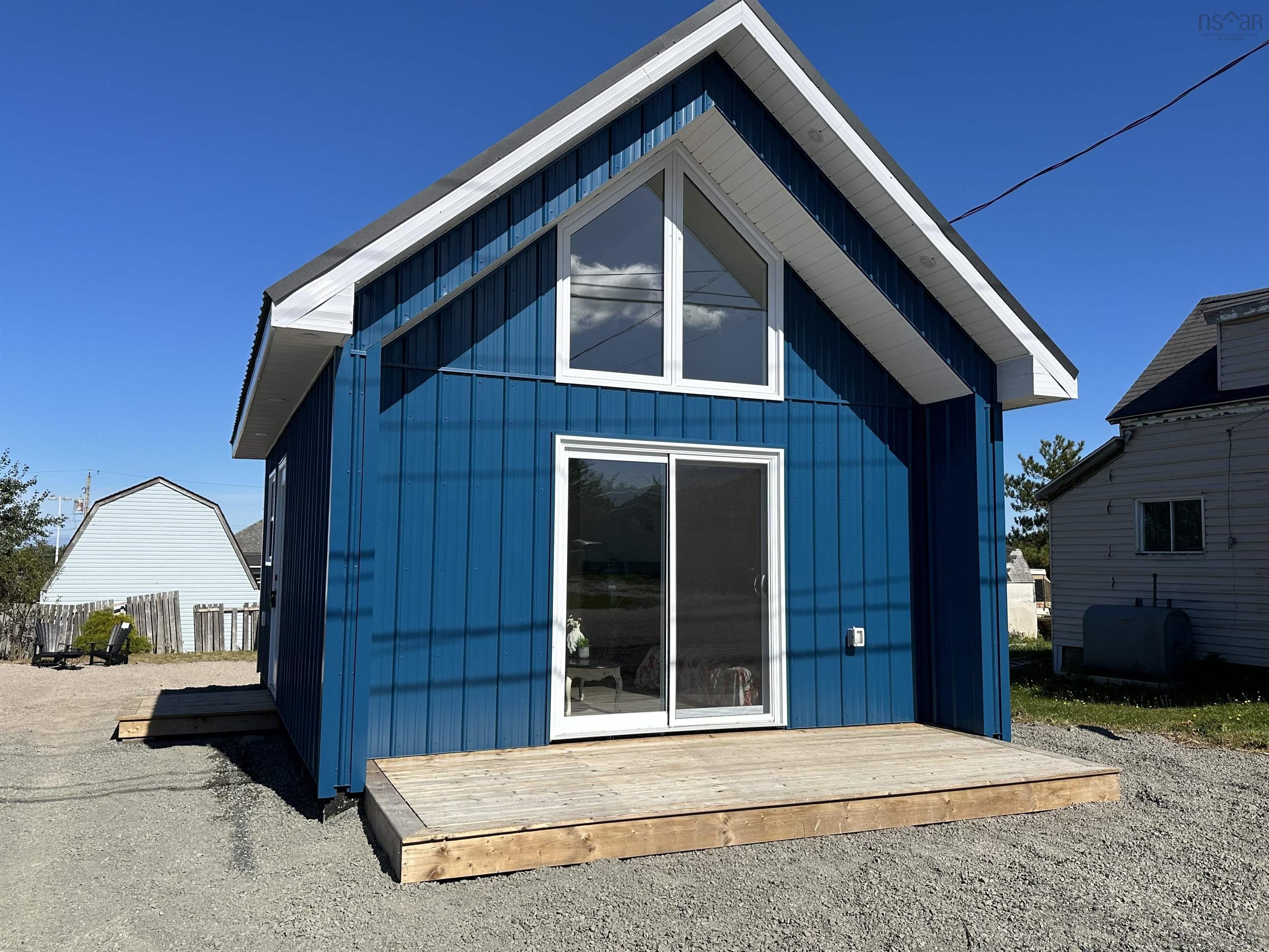 $100,000.00: 46 Queen Street, Scotchtown