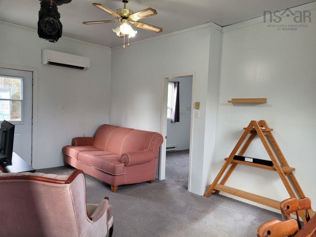 $125,000.00: 1931 West Ship Harbour Road, Debaies Cove
