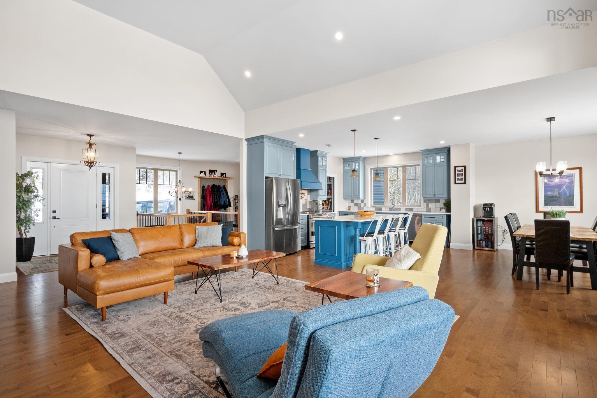 $999,900.00: 284 Ben Phinney Road, Melvern Square