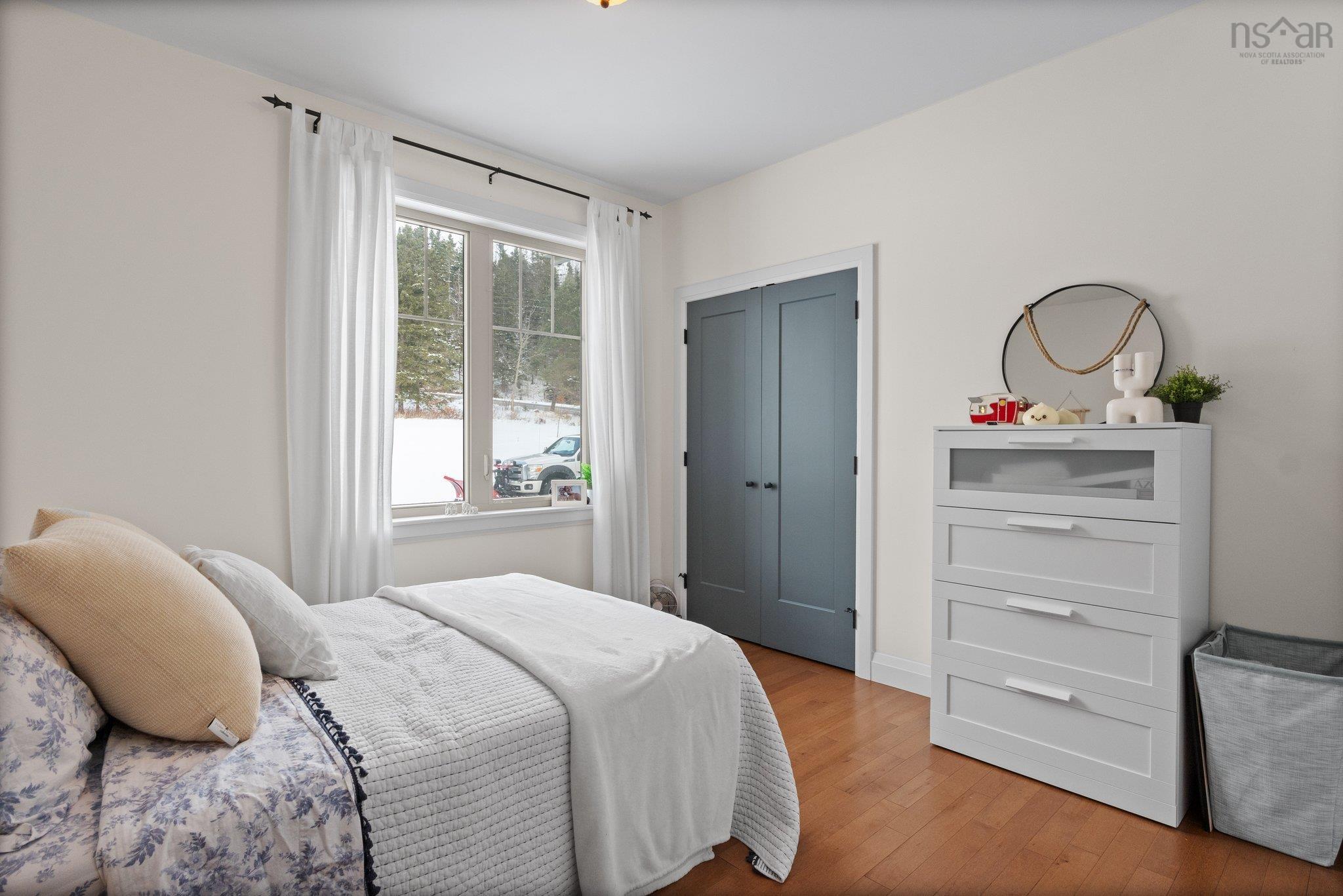 $999,900.00: 284 Ben Phinney Road, Melvern Square