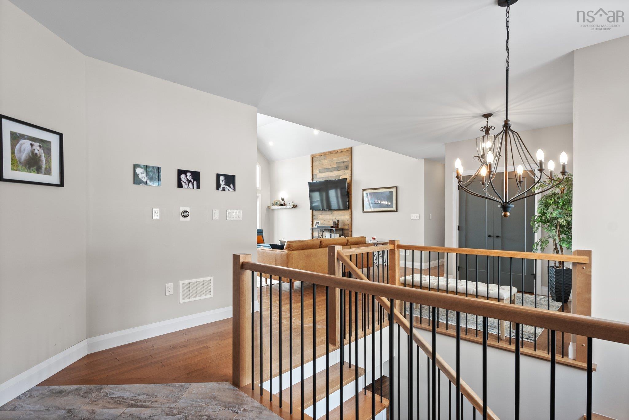 $999,900.00: 284 Ben Phinney Road, Melvern Square