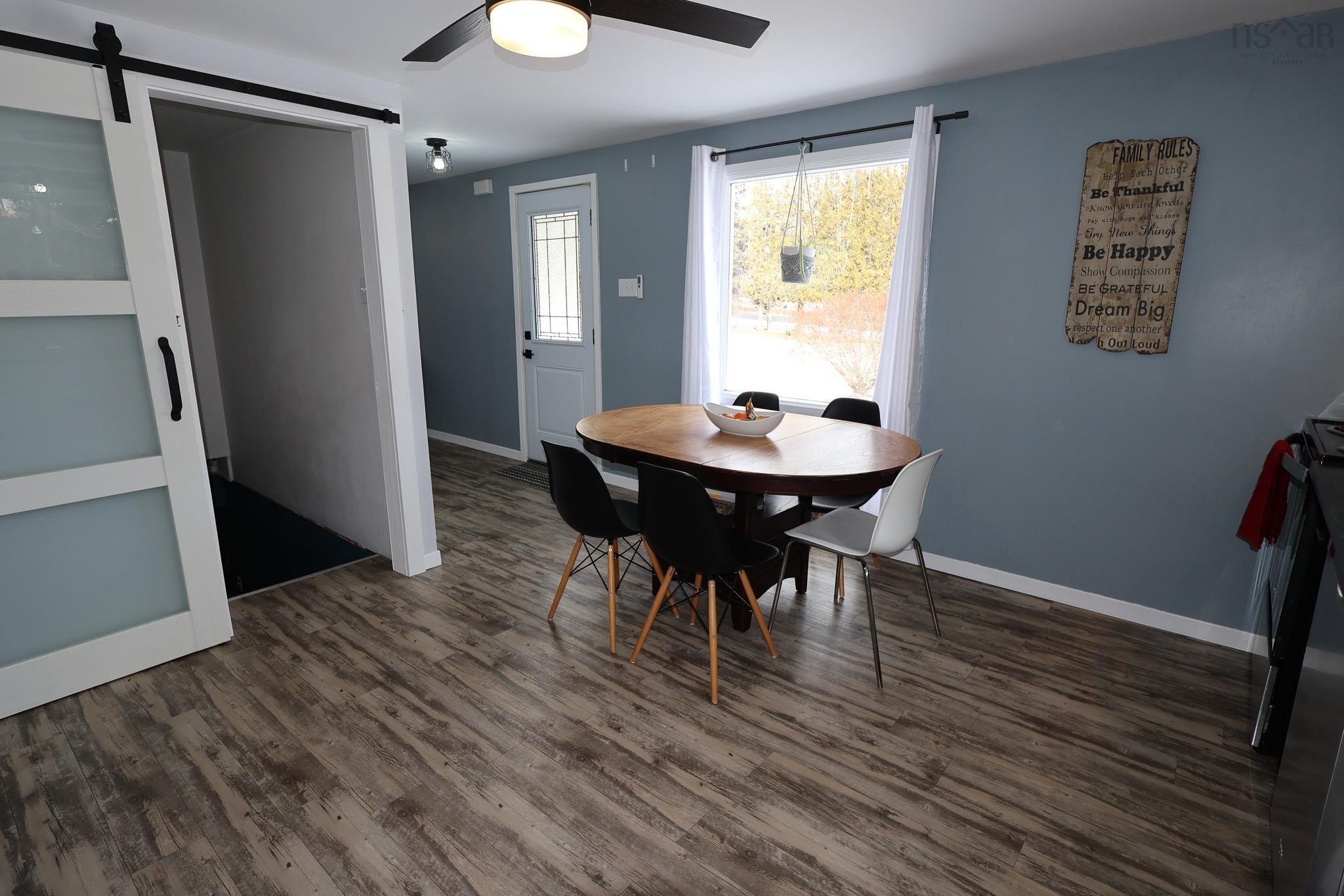$329,900.00: 679 Highway 208, Simpsons Corner