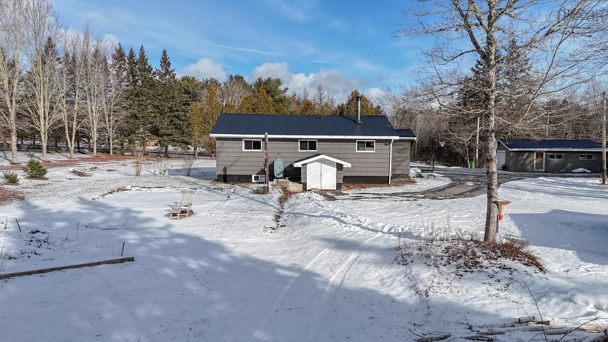 $329,900.00: 679 Highway 208, Simpsons Corner