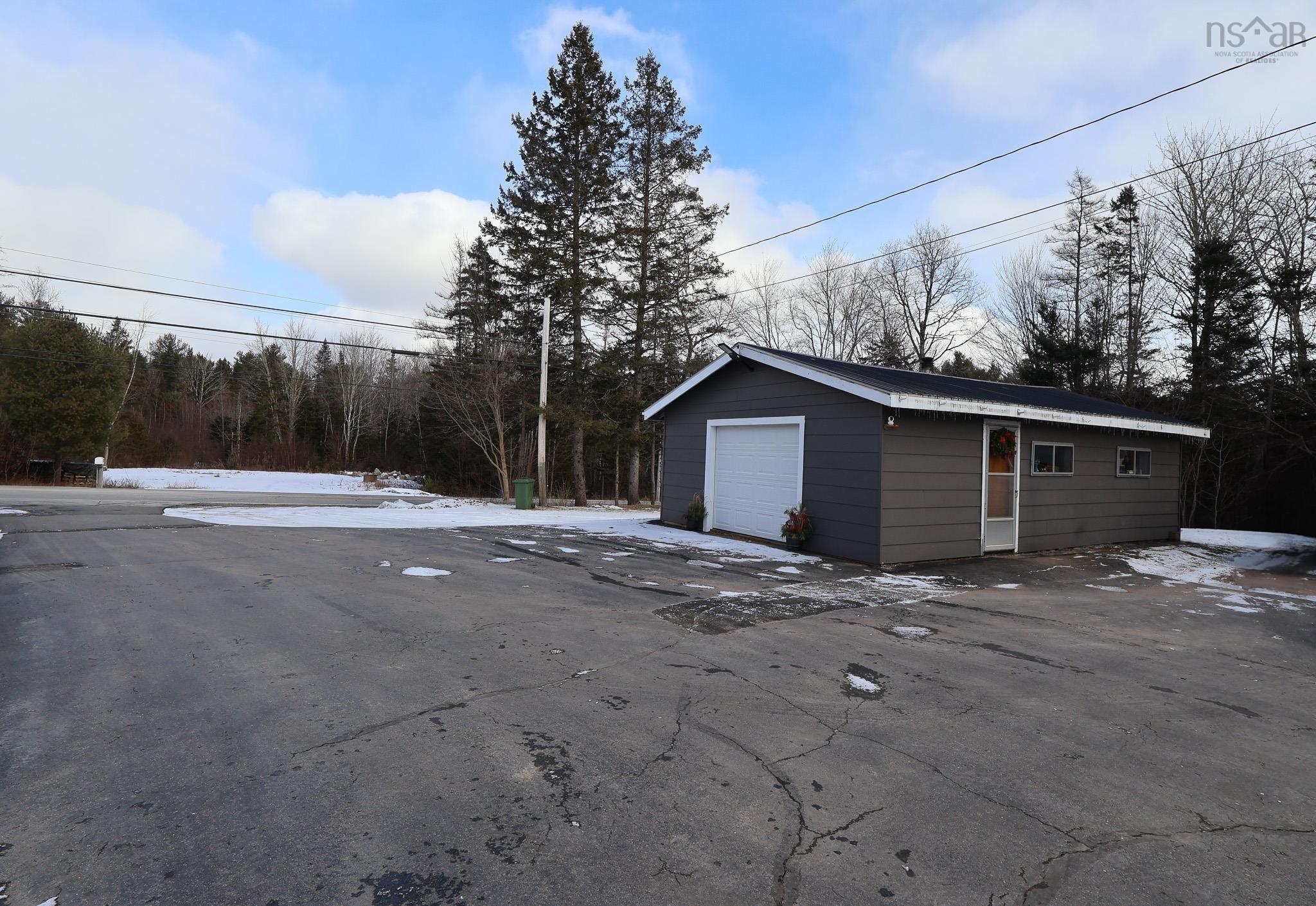$329,900.00: 679 Highway 208, Simpsons Corner