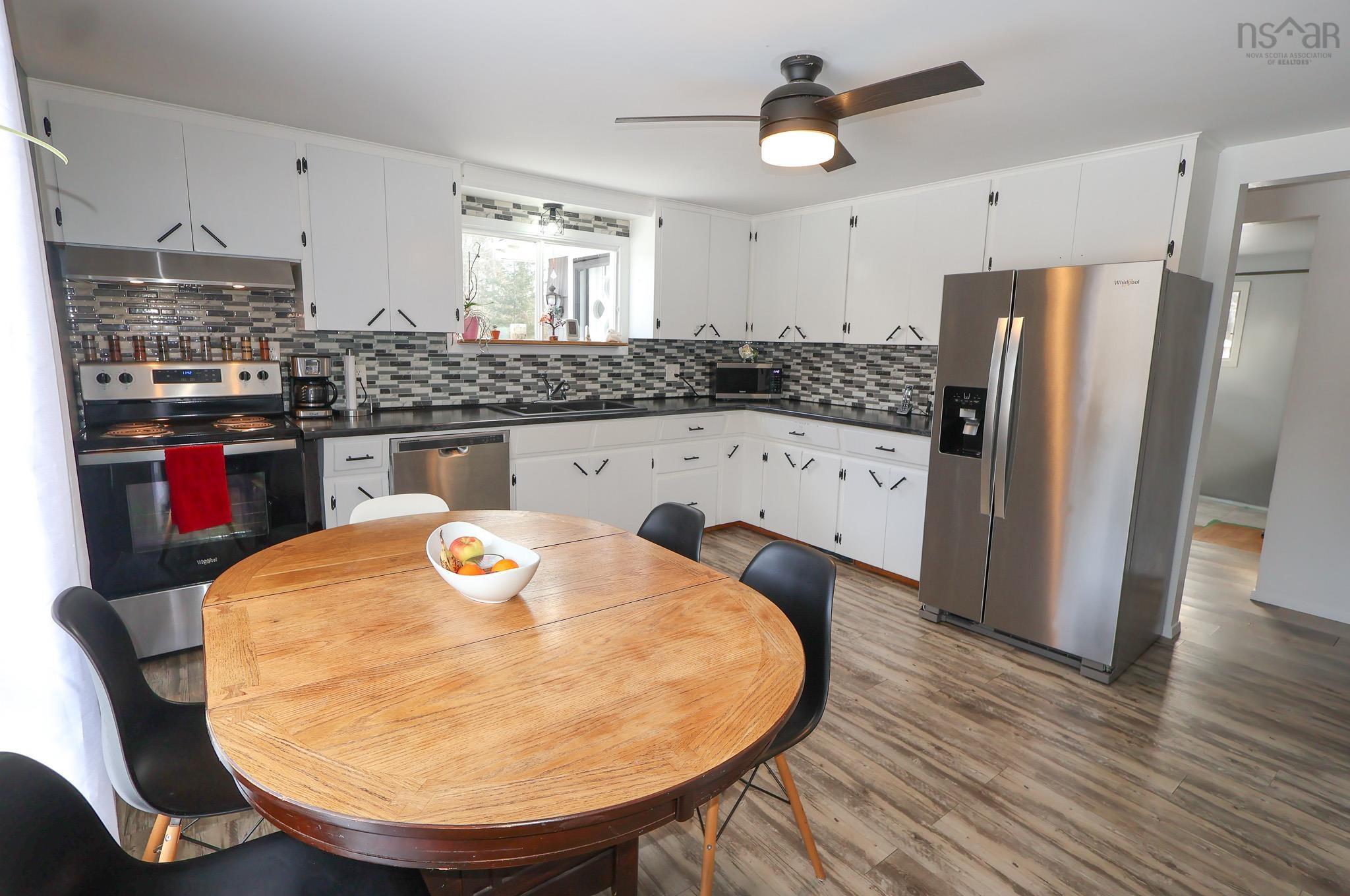 $329,900.00: 679 Highway 208, Simpsons Corner