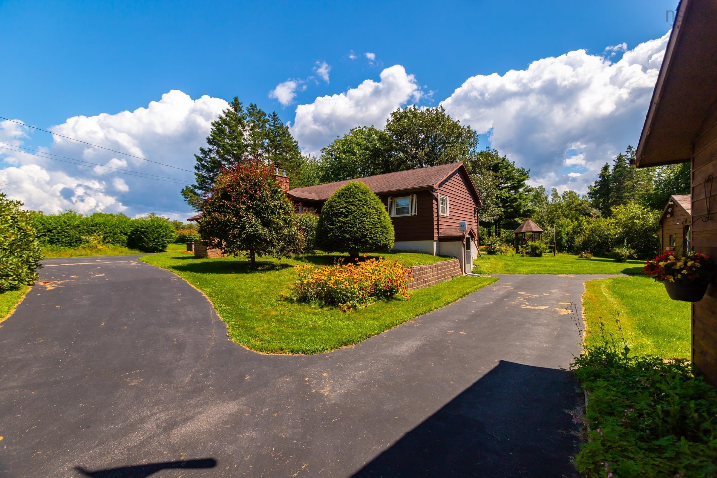 $599,900.00: 5270 Highway 1, Granville Centre