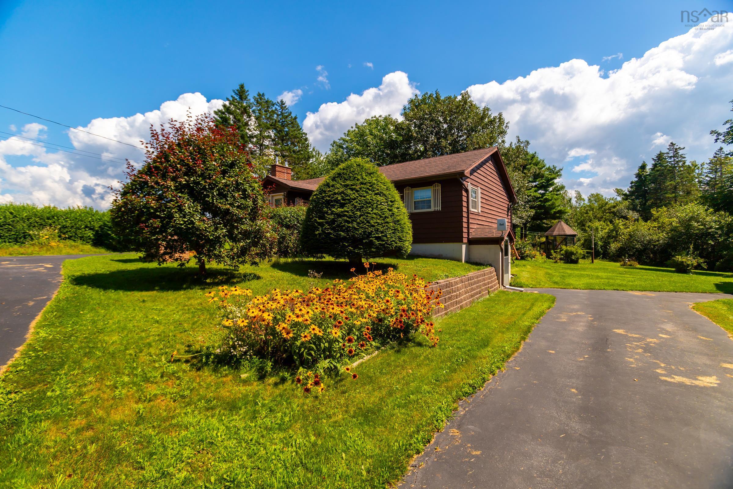 $599,900.00: 5270 Highway 1, Granville Centre