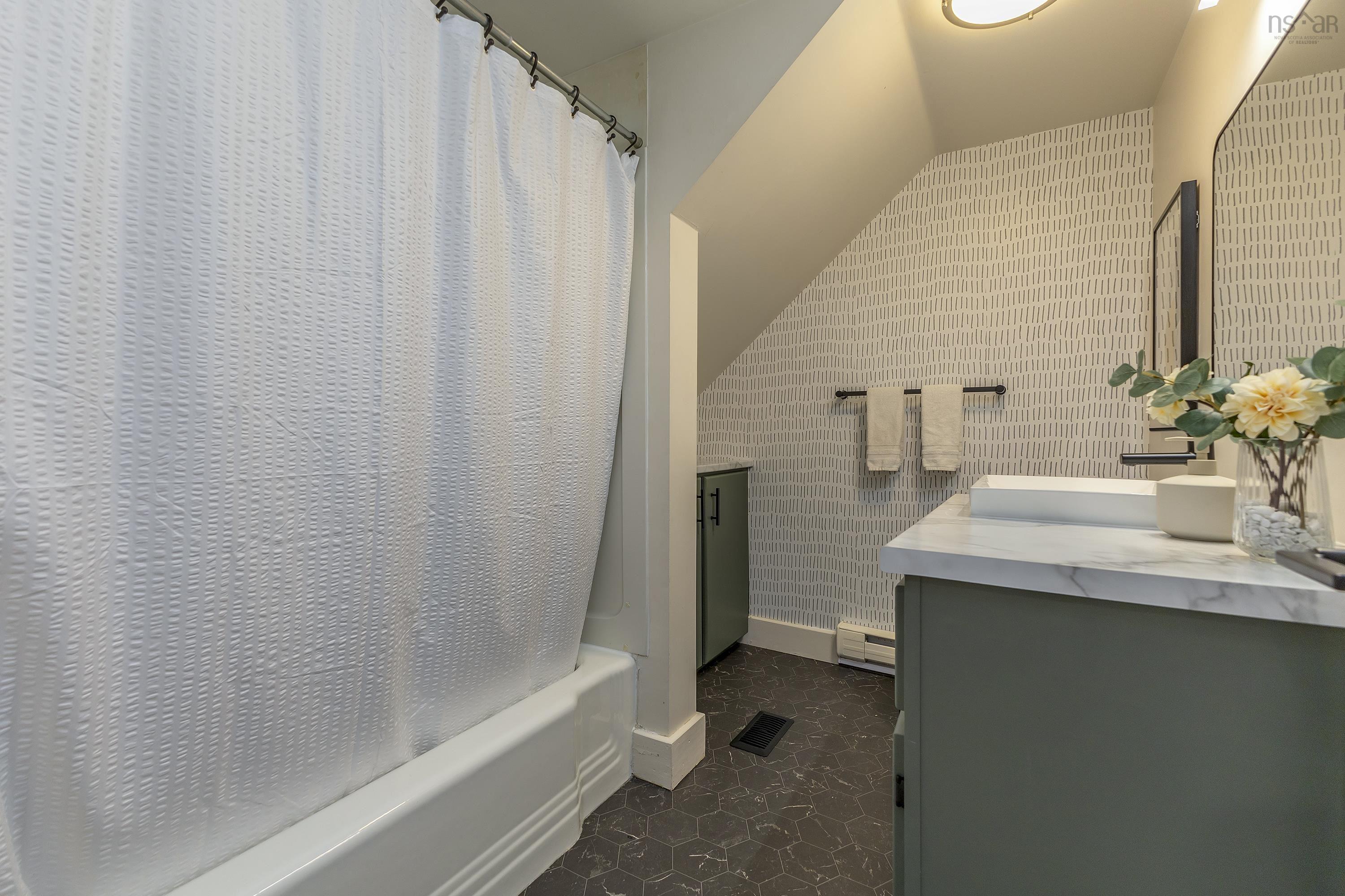 $799,500.00: 386 Truro Road, North River
