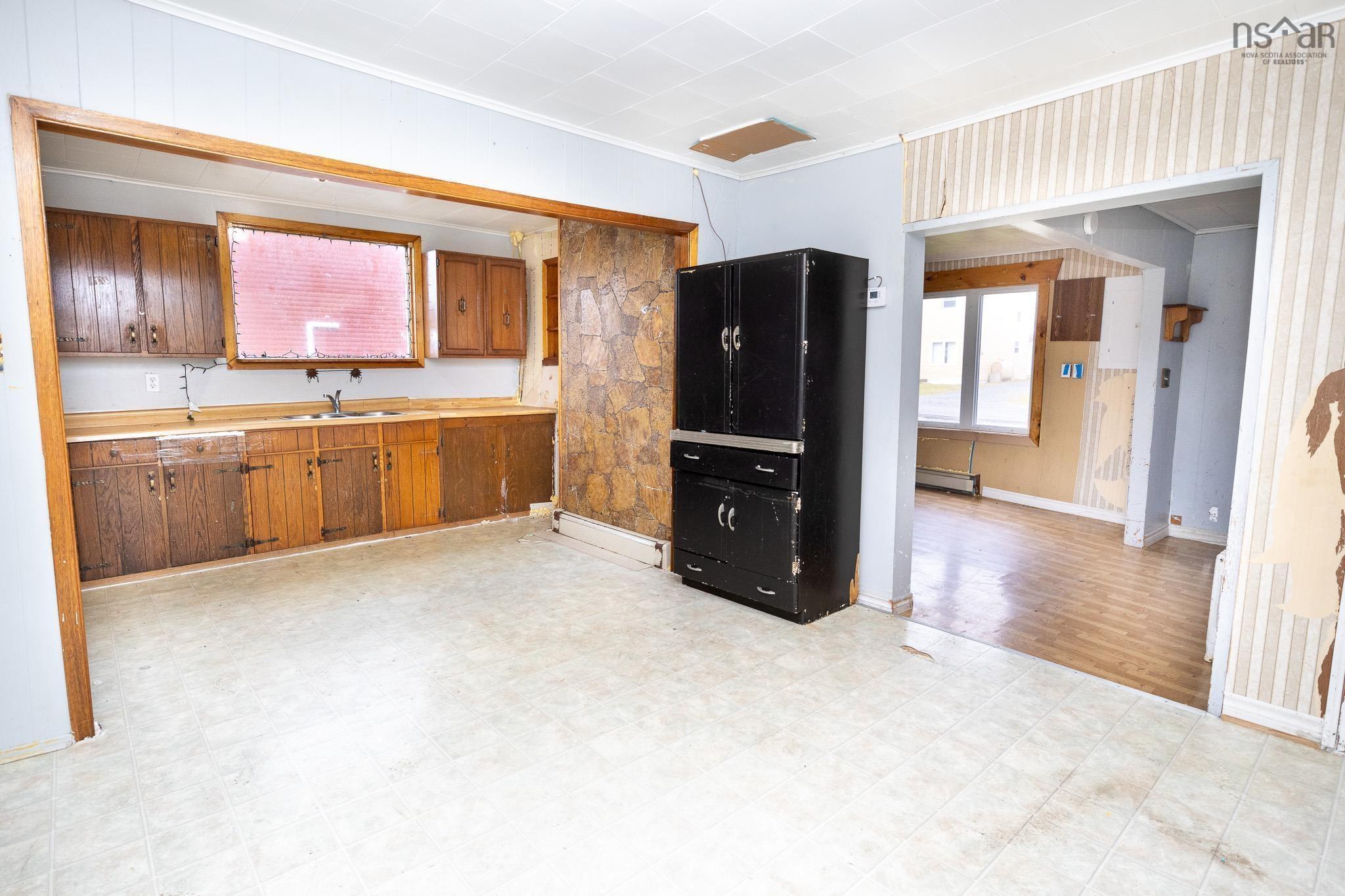 $45,000.00: 21 Tenth Street, Glace Bay