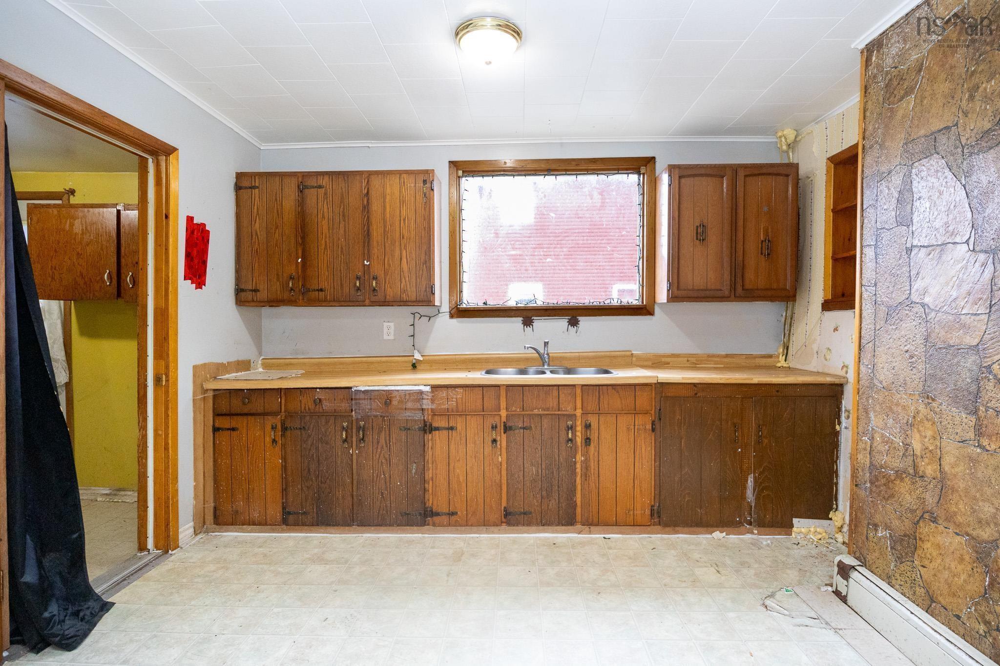 $45,000.00: 21 Tenth Street, Glace Bay