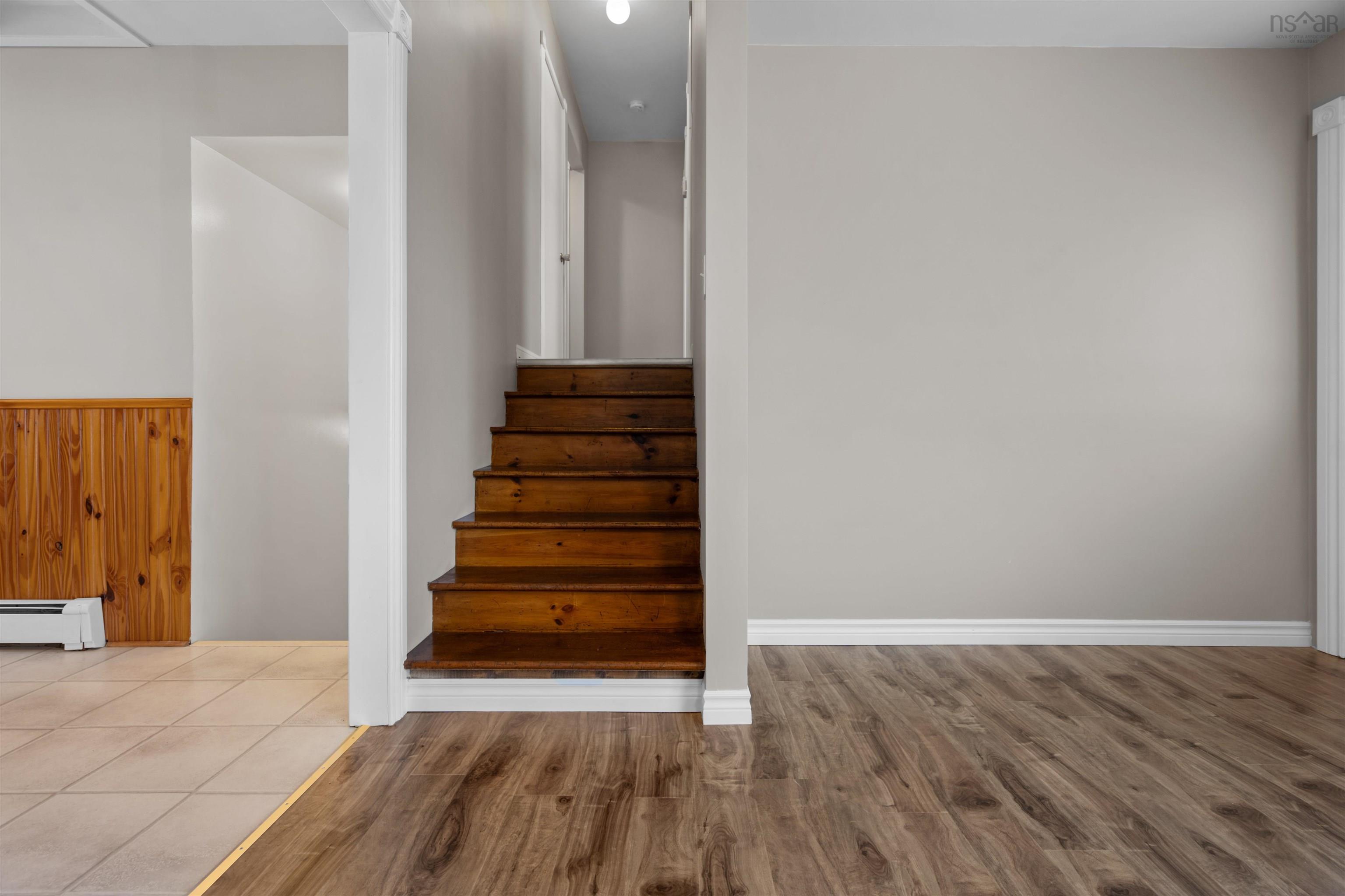 $299,900.00: 31 King Lane, Evanston