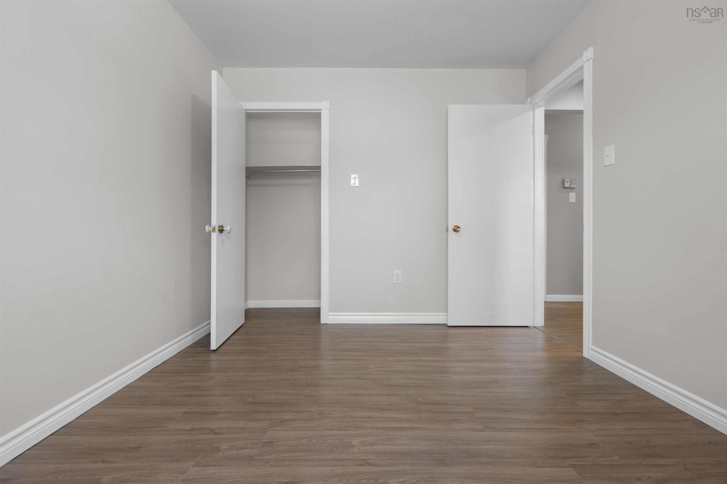 $299,900.00: 31 King Lane, Evanston