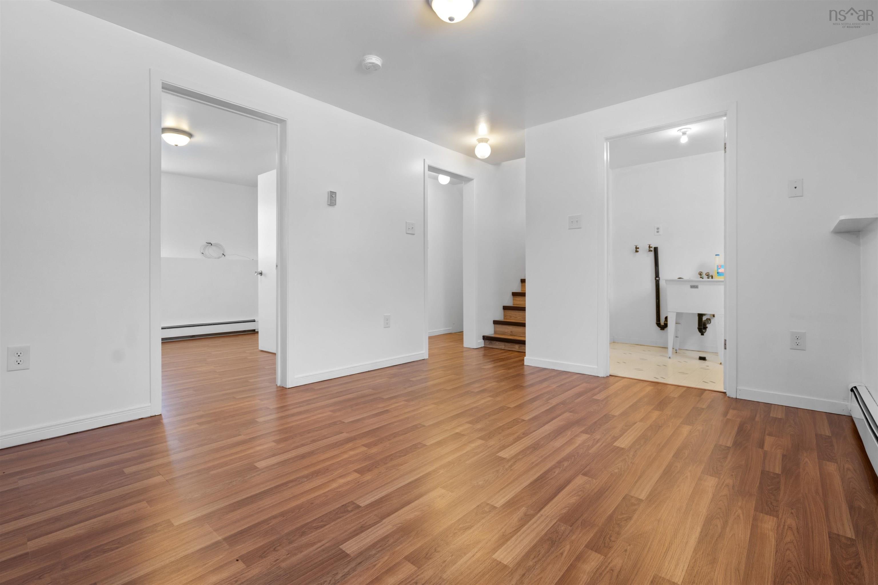 $299,900.00: 31 King Lane, Evanston