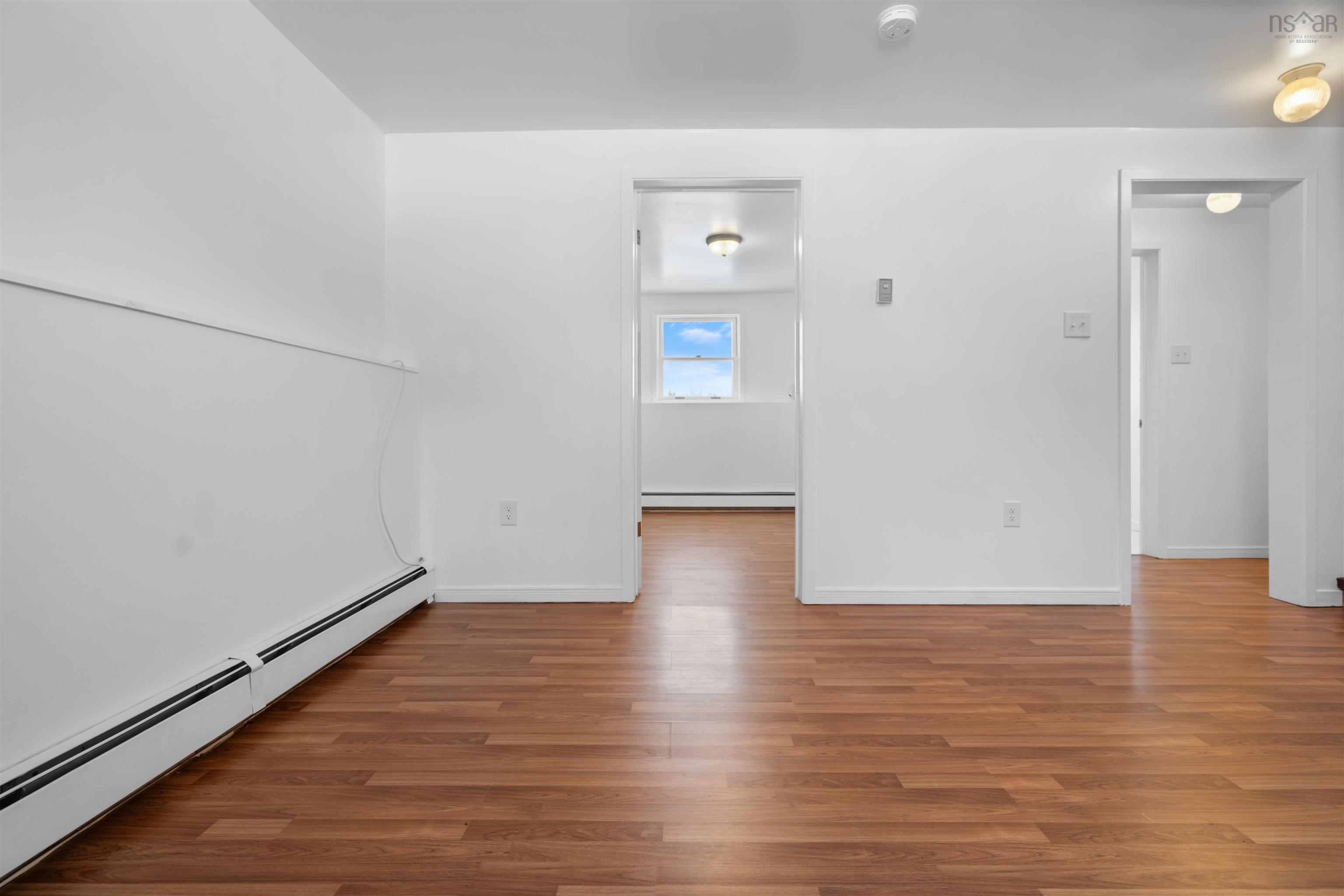 $299,900.00: 31 King Lane, Evanston
