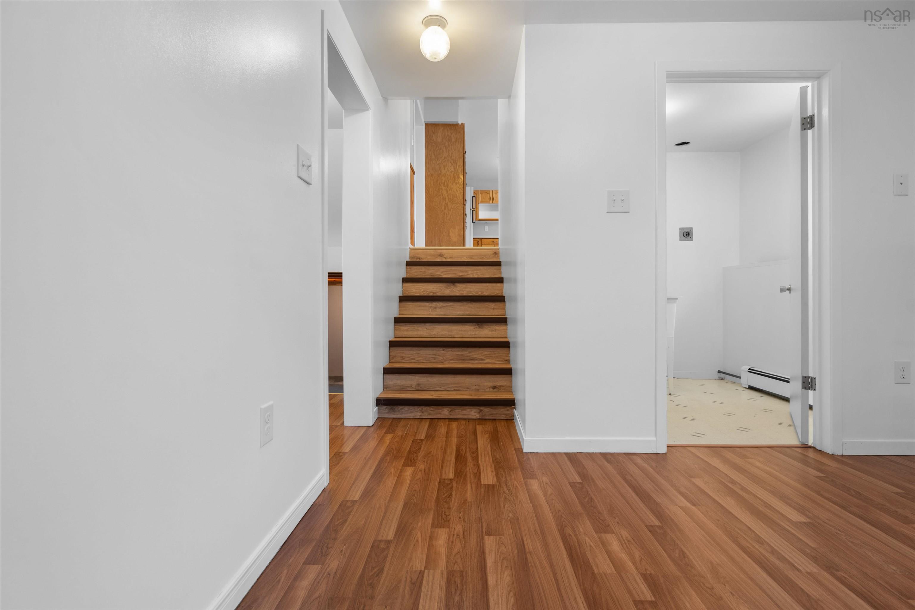 $299,900.00: 31 King Lane, Evanston