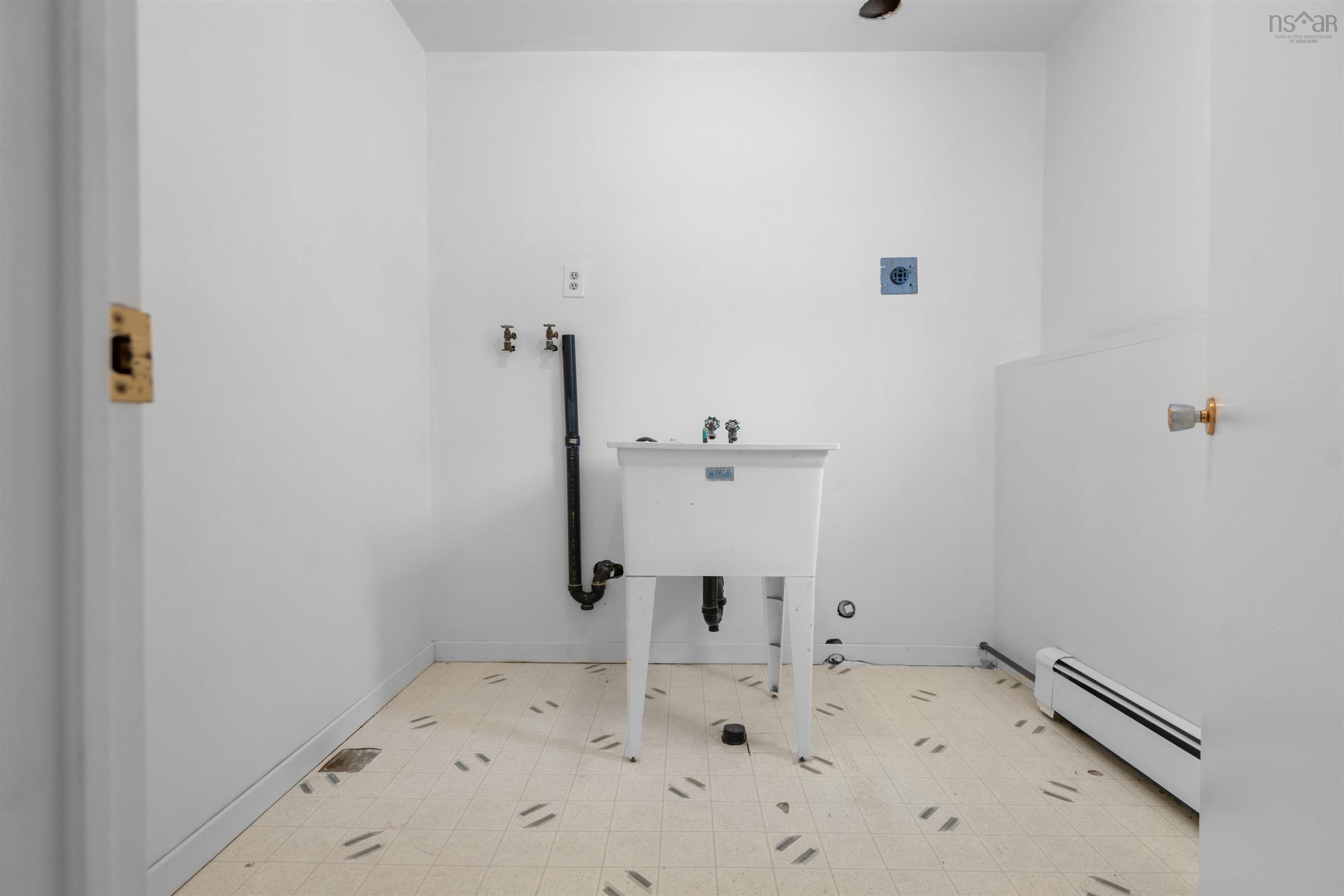 $299,900.00: 31 King Lane, Evanston