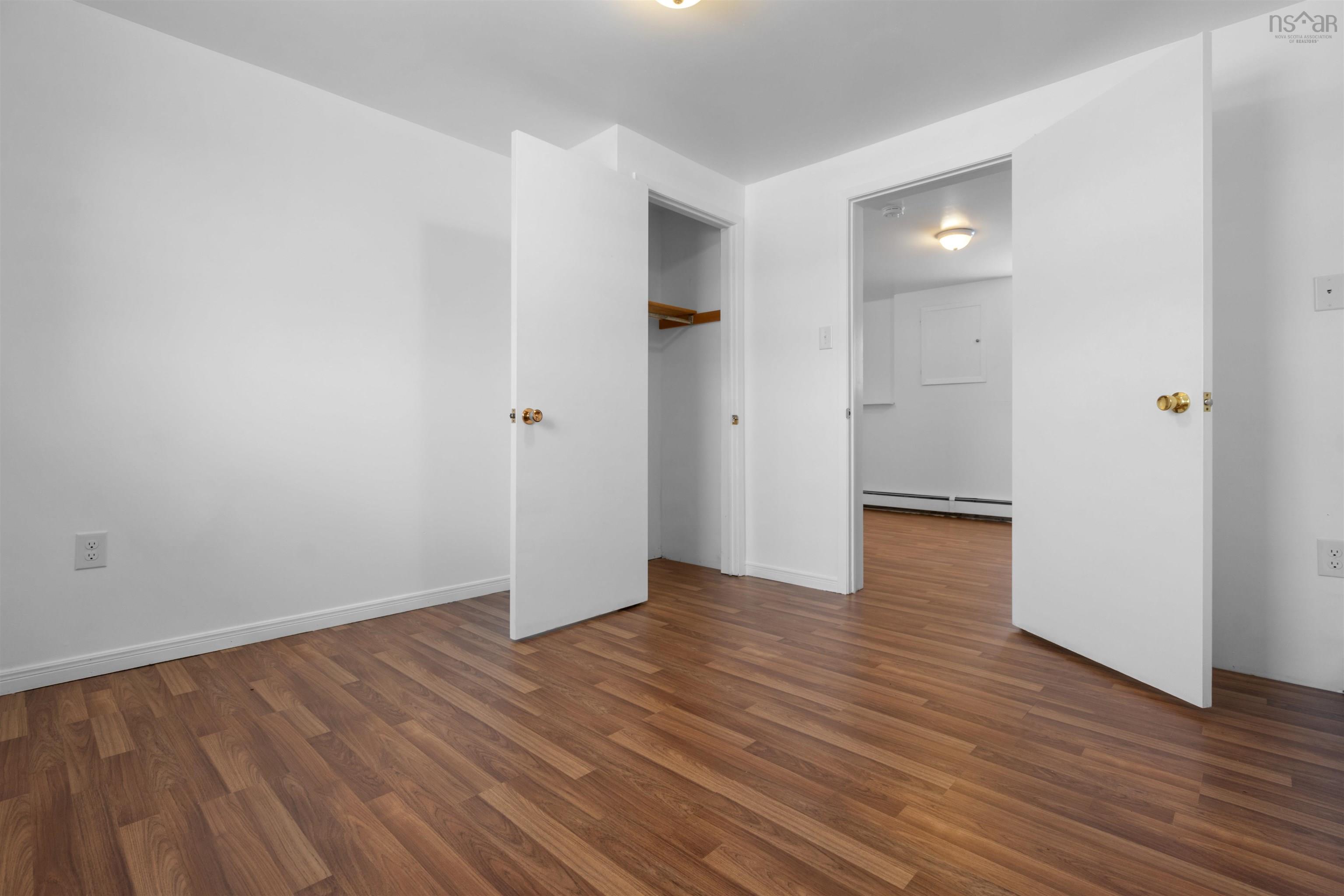 $299,900.00: 31 King Lane, Evanston