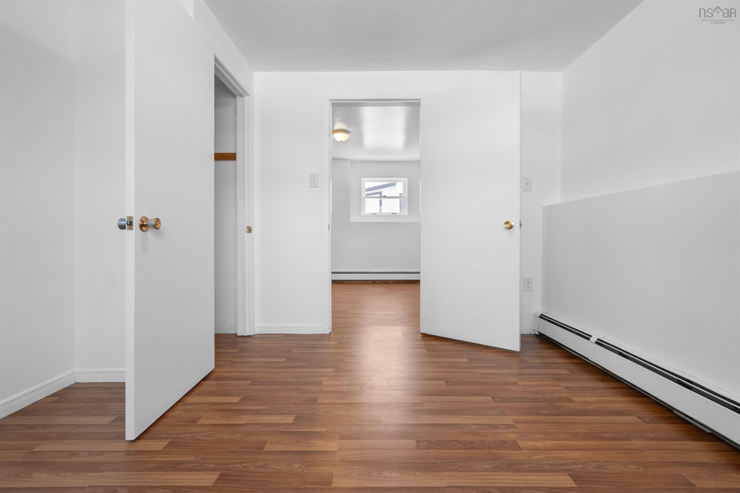 $299,900.00: 31 King Lane, Evanston
