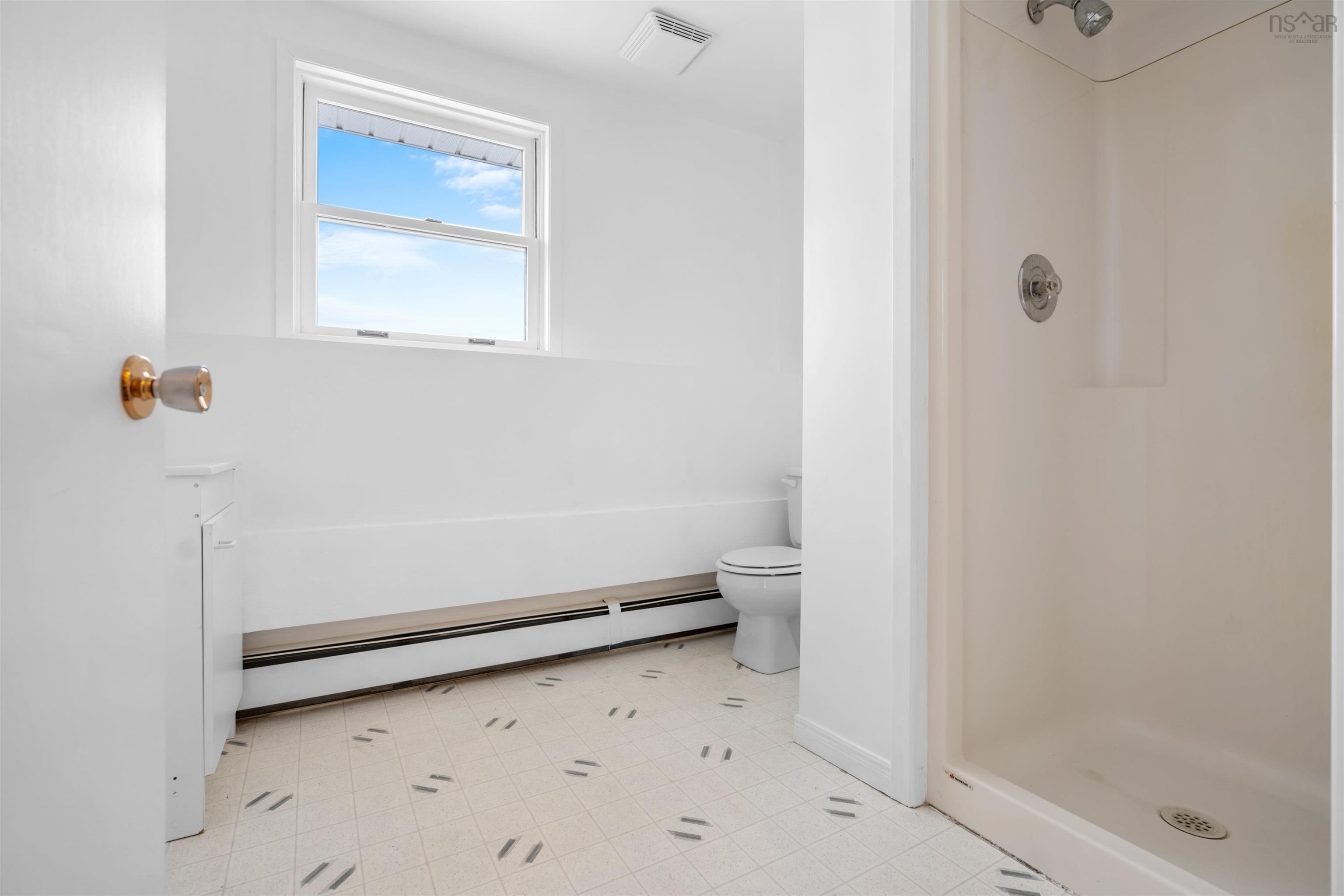 $299,900.00: 31 King Lane, Evanston