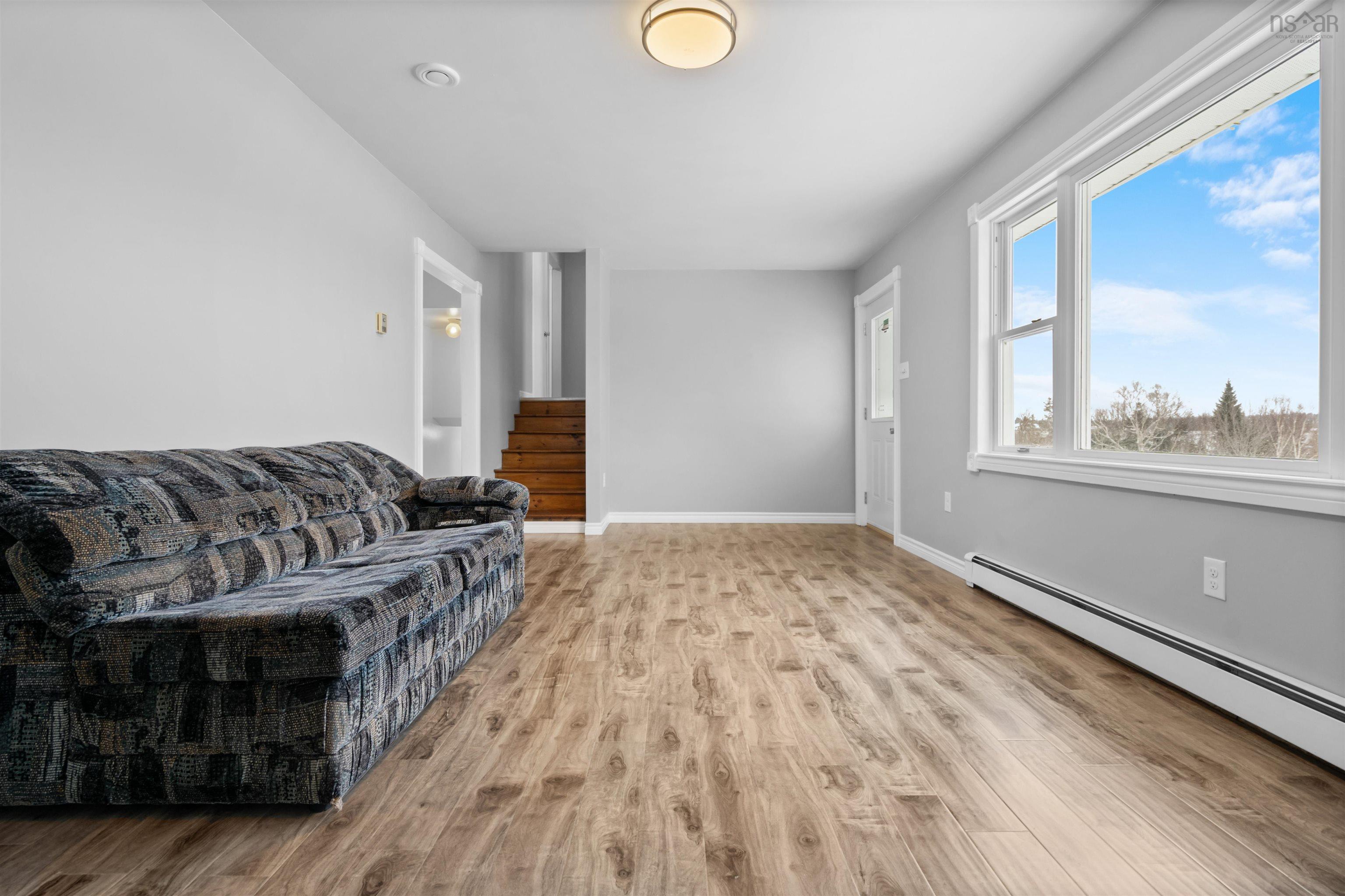 $299,900.00: 31 King Lane, Evanston