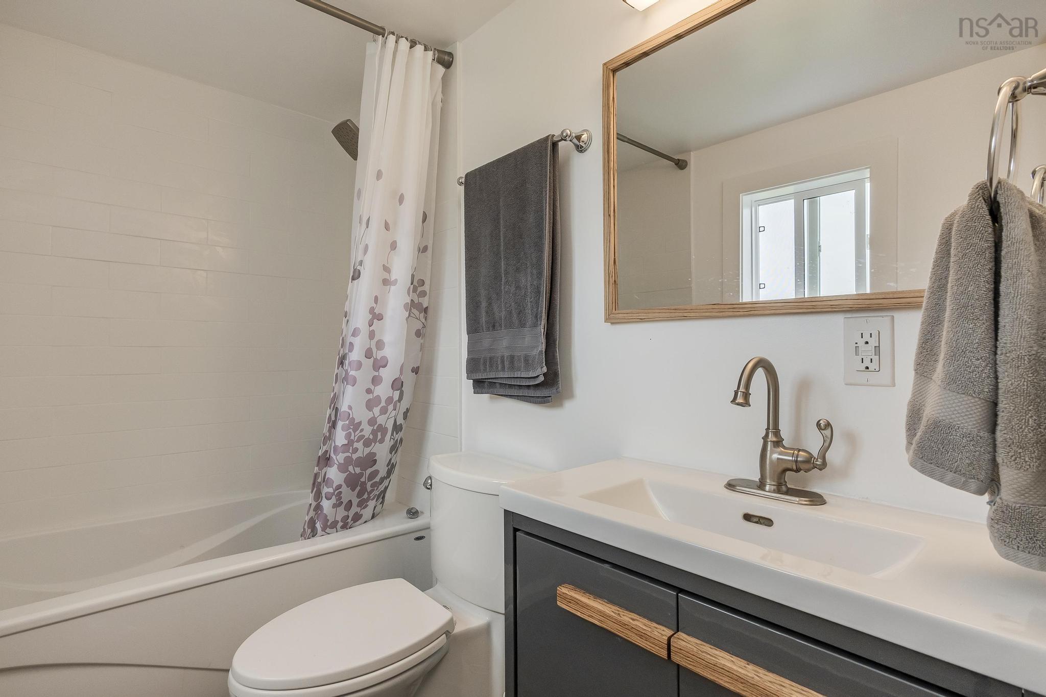 $460,000.00: 239 Brinton Road, Port Lorne