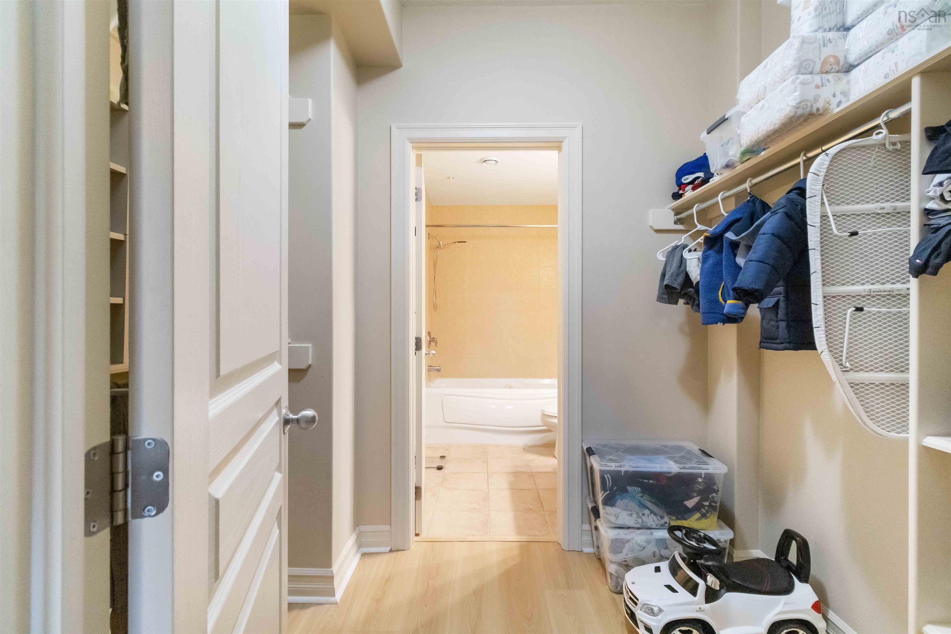 $484,900.00: 306 277 Rutledge, Bedford