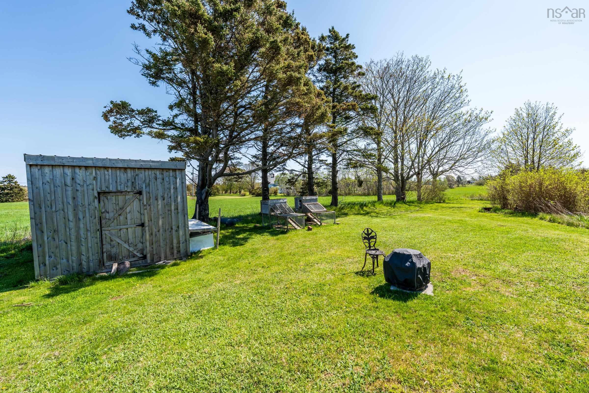 $365,000.00: 8882 Highway 1, Meteghan River