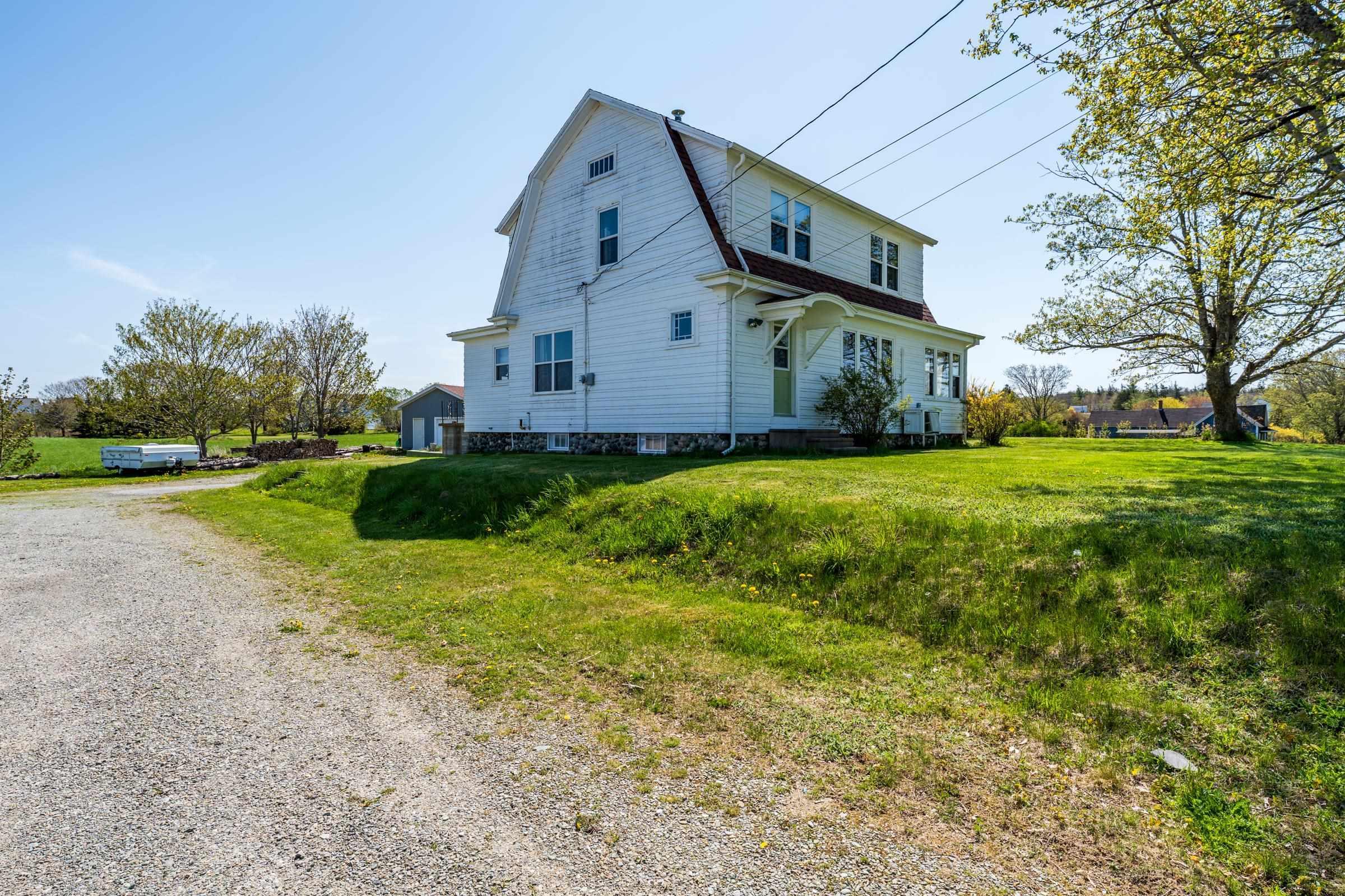 $365,000.00: 8882 Highway 1, Meteghan River