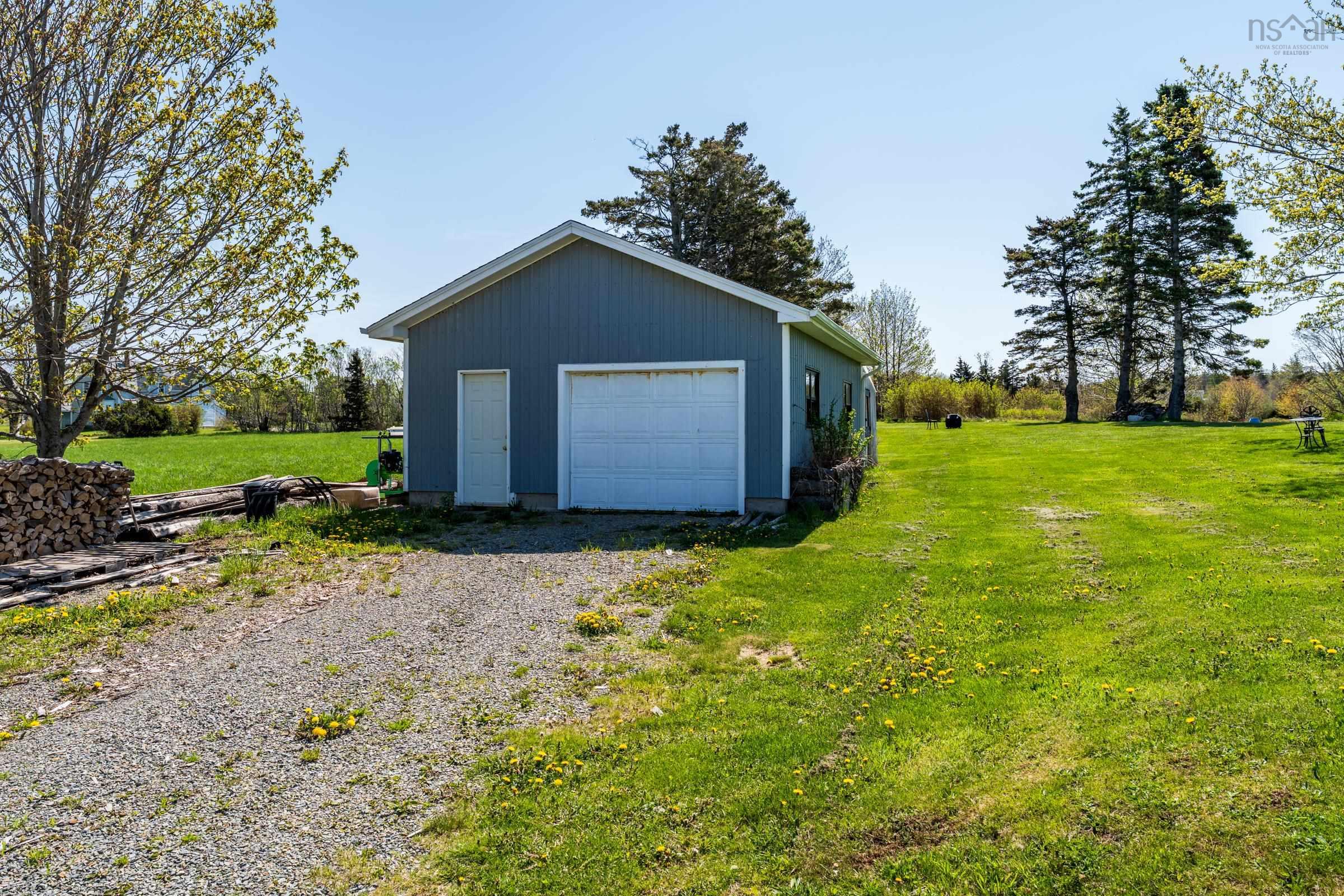 $365,000.00: 8882 Highway 1, Meteghan River
