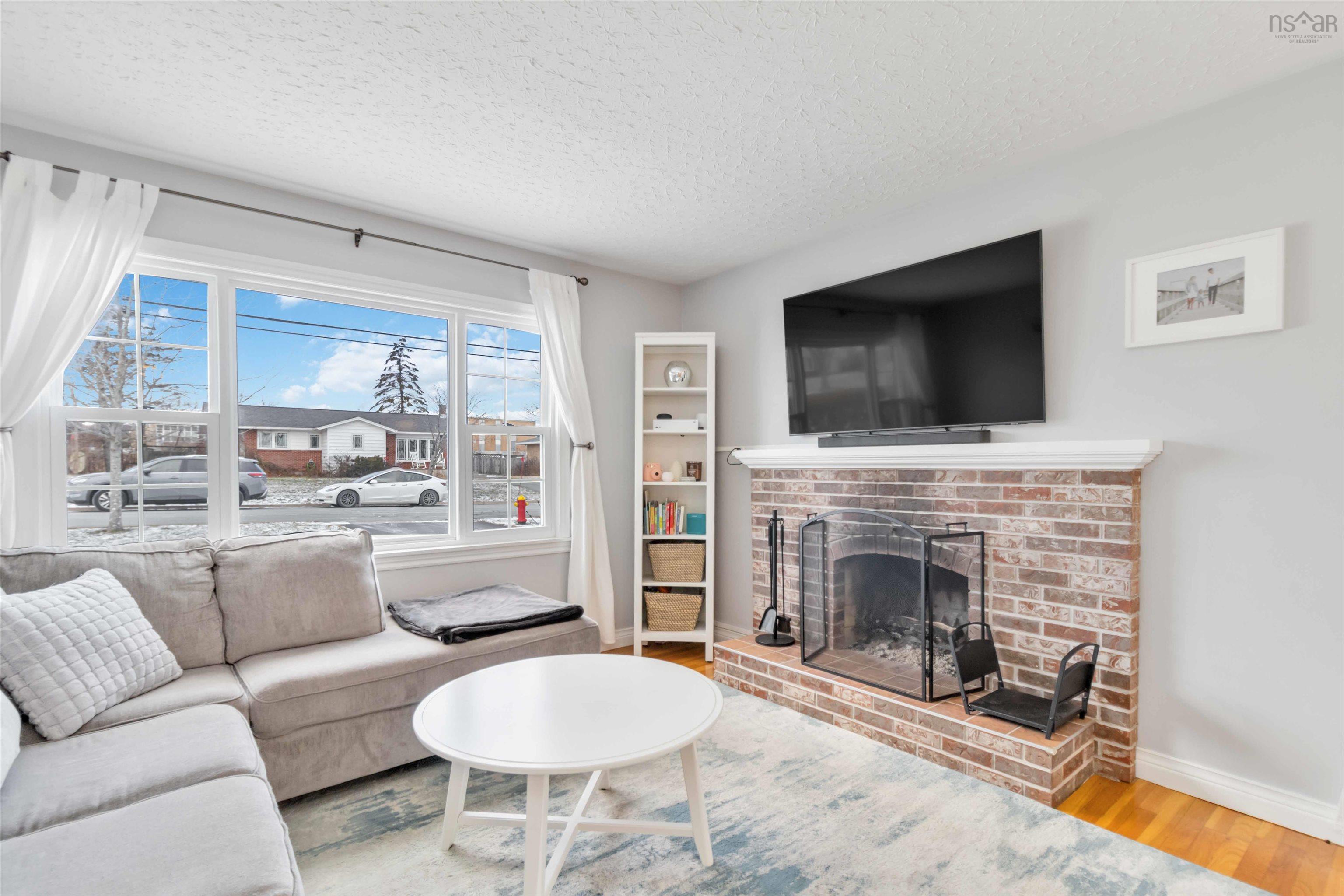 $569,900.00: 8 Garnett Street, Dartmouth
