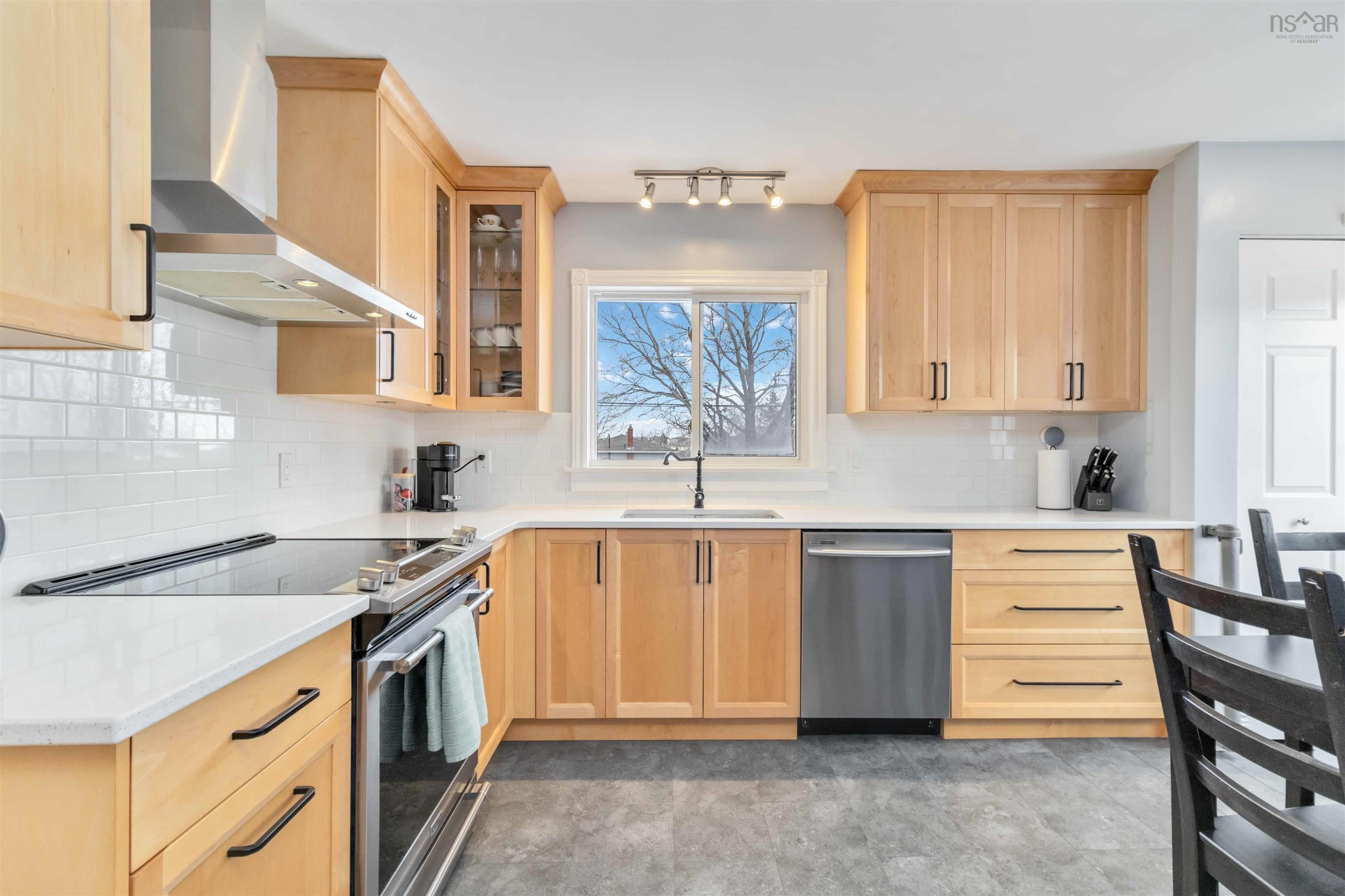 $569,900.00: 8 Garnett Street, Dartmouth