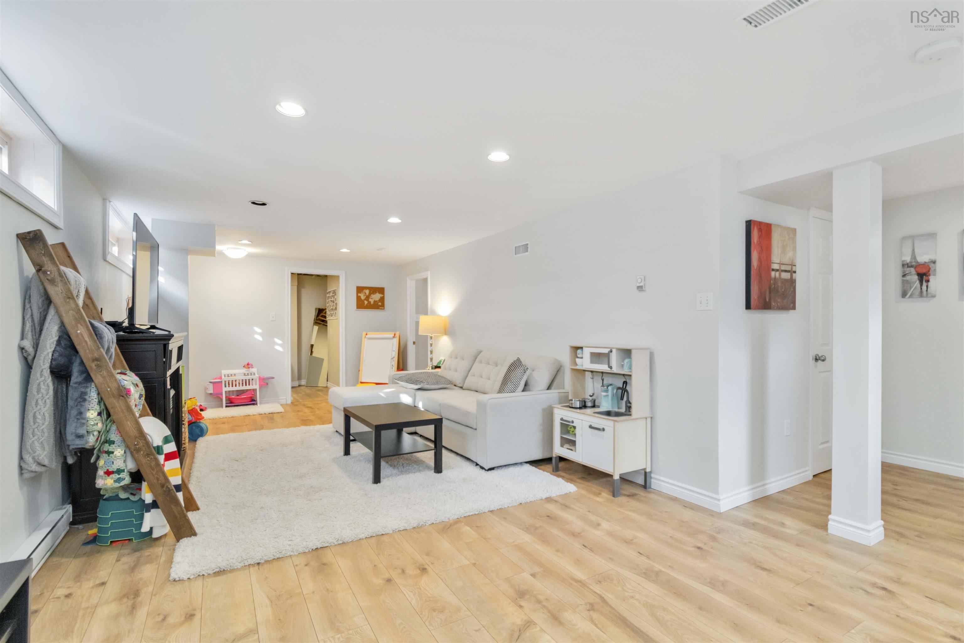$569,900.00: 8 Garnett Street, Dartmouth