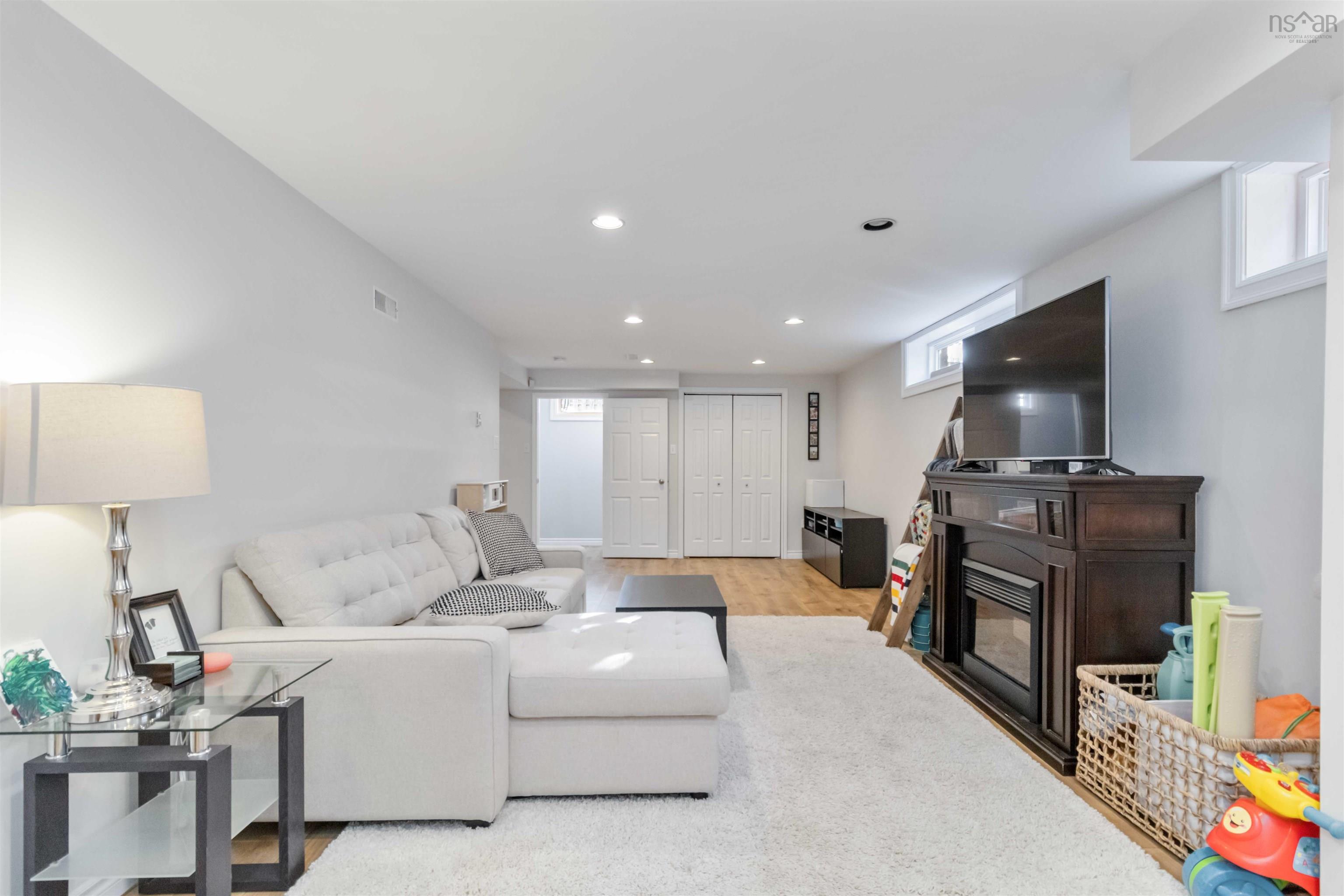$569,900.00: 8 Garnett Street, Dartmouth