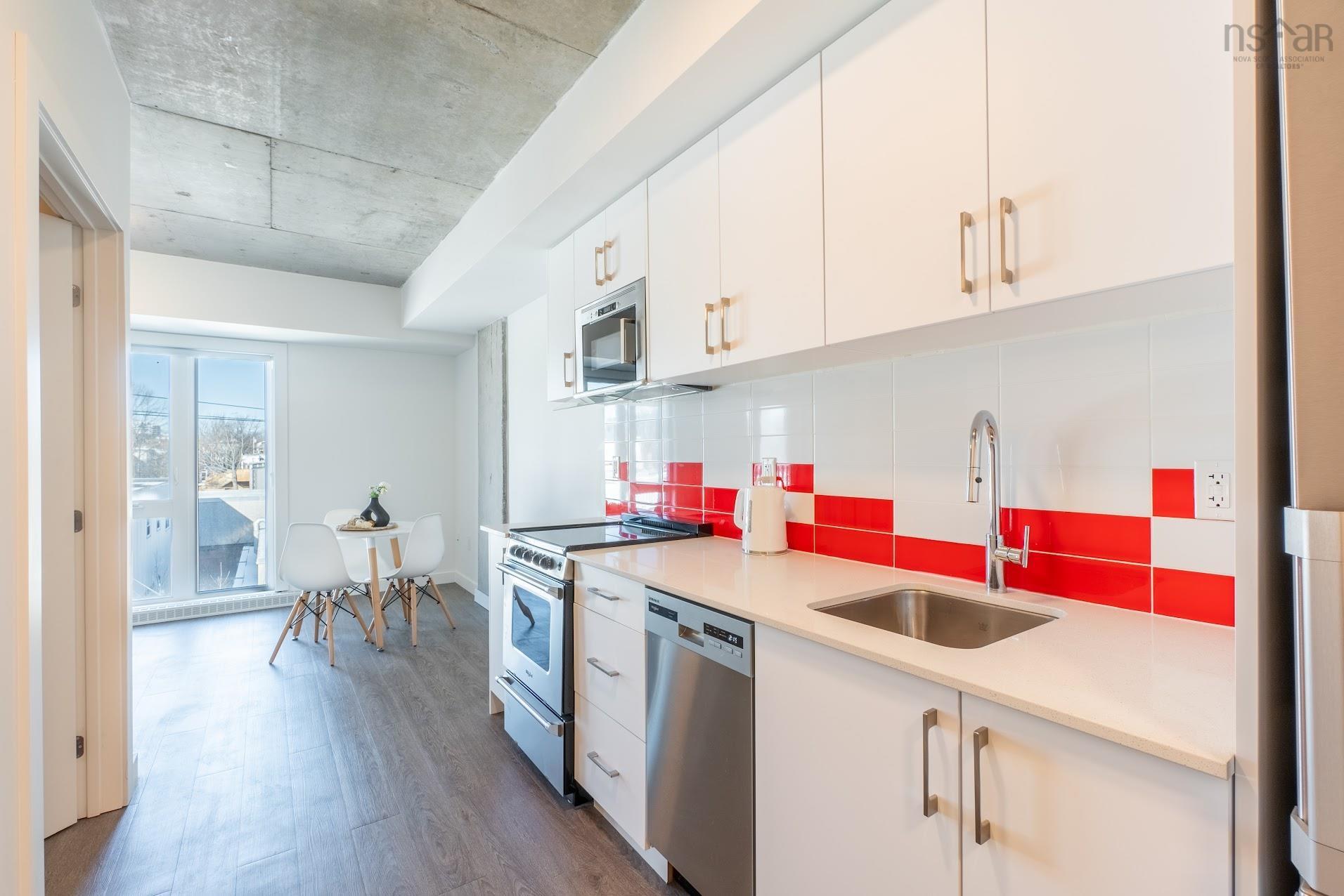 $433,900.00: 404 5684 West Street, Halifax