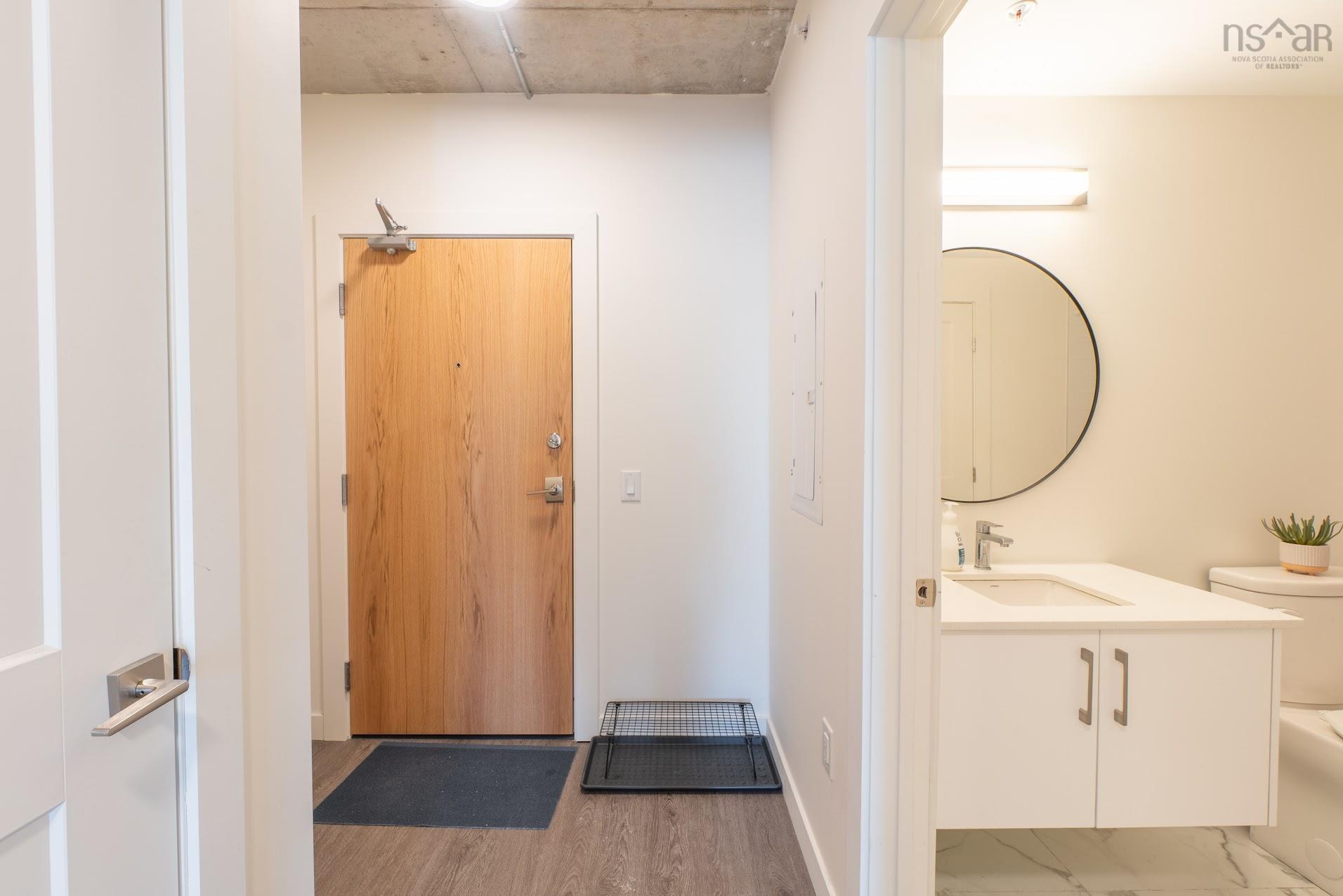 $433,900.00: 404 5684 West Street, Halifax