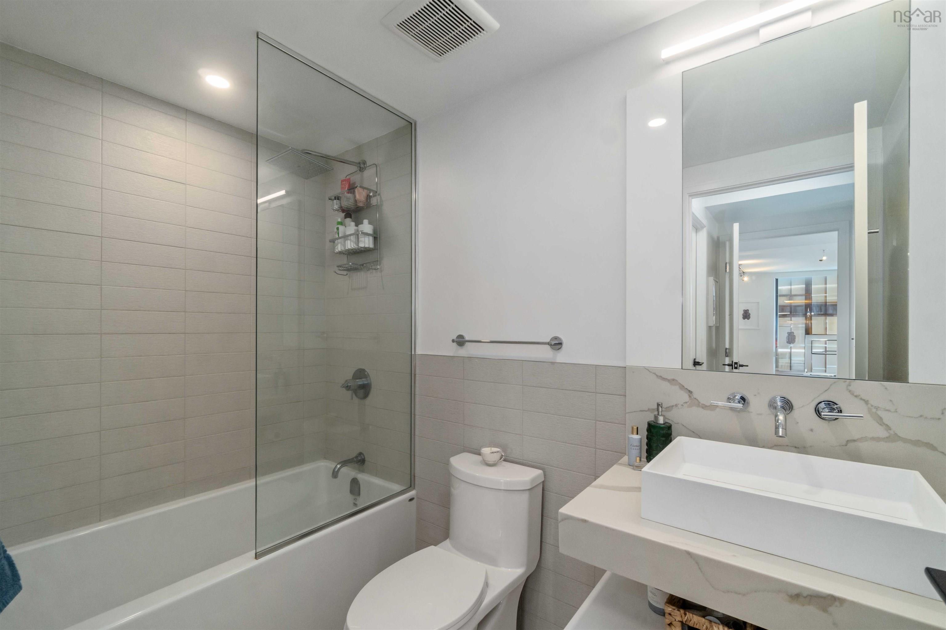 $824,900.00: 1208 1650 Granville Street, Halifax