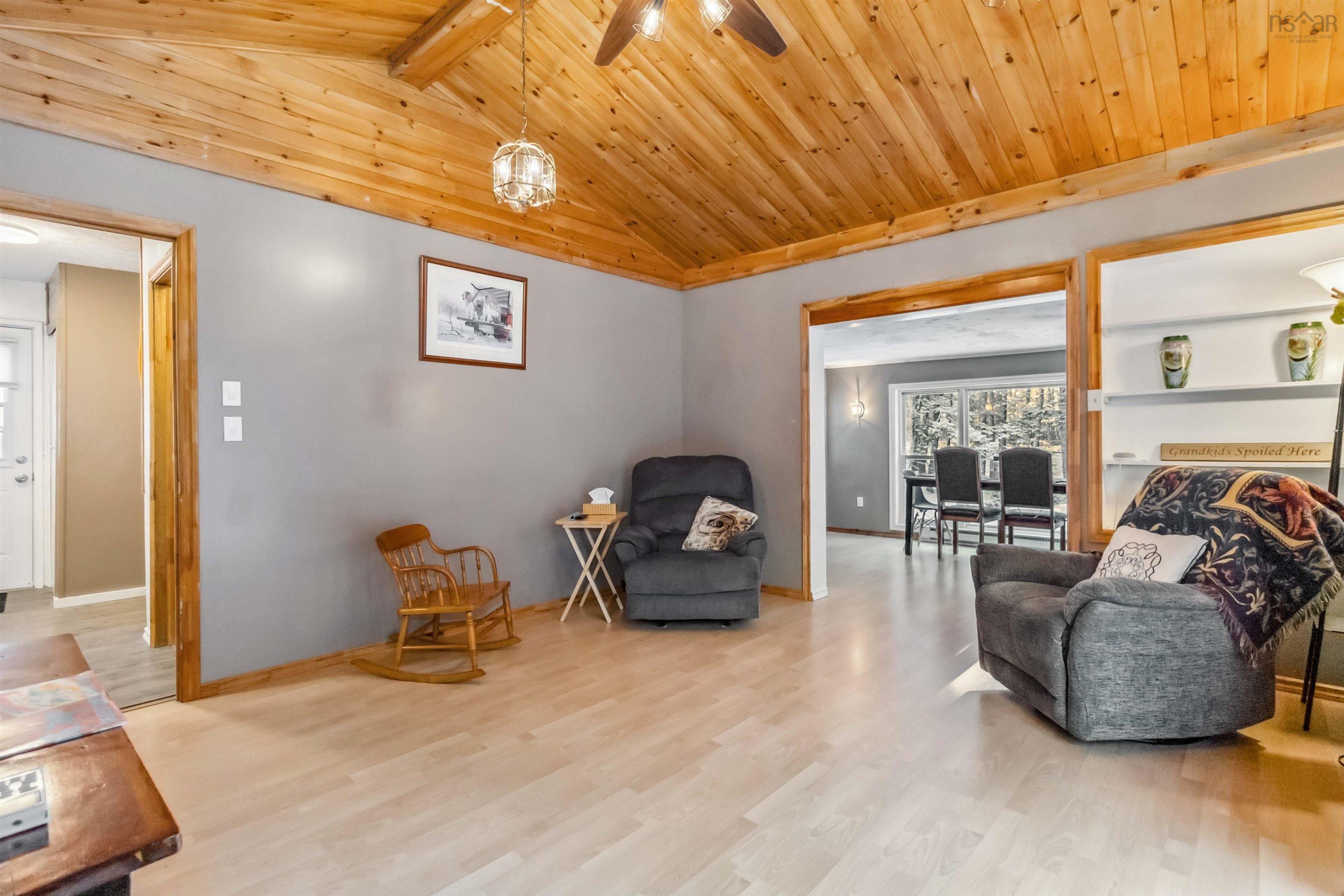 $375,000.00: 32 Bridle Path, Labelle